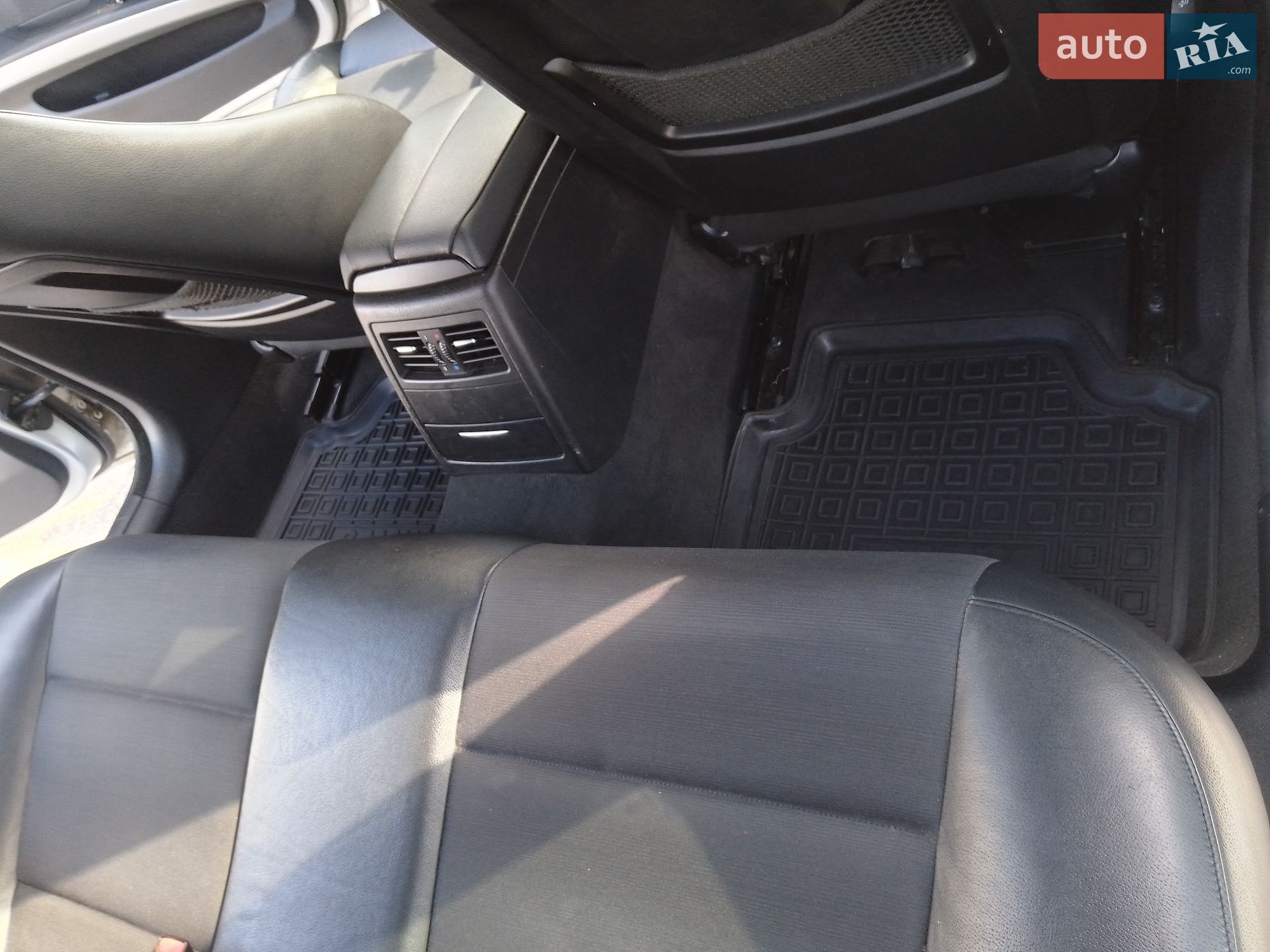 BMW 3 Series 2006 VIN WBAVU31020KZ05612 фото оголошення 10 з 25