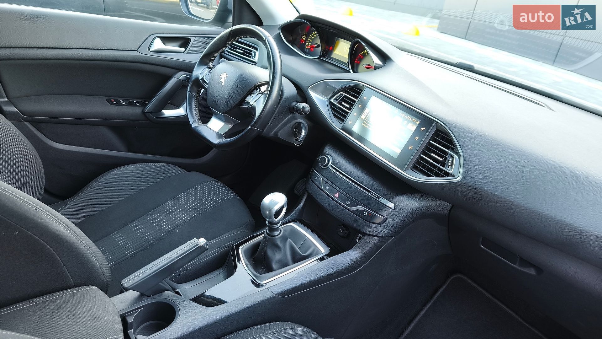 Peugeot 308 2015 VIN VF3LCBHZHFS341713 фото оголошення 15 з 28