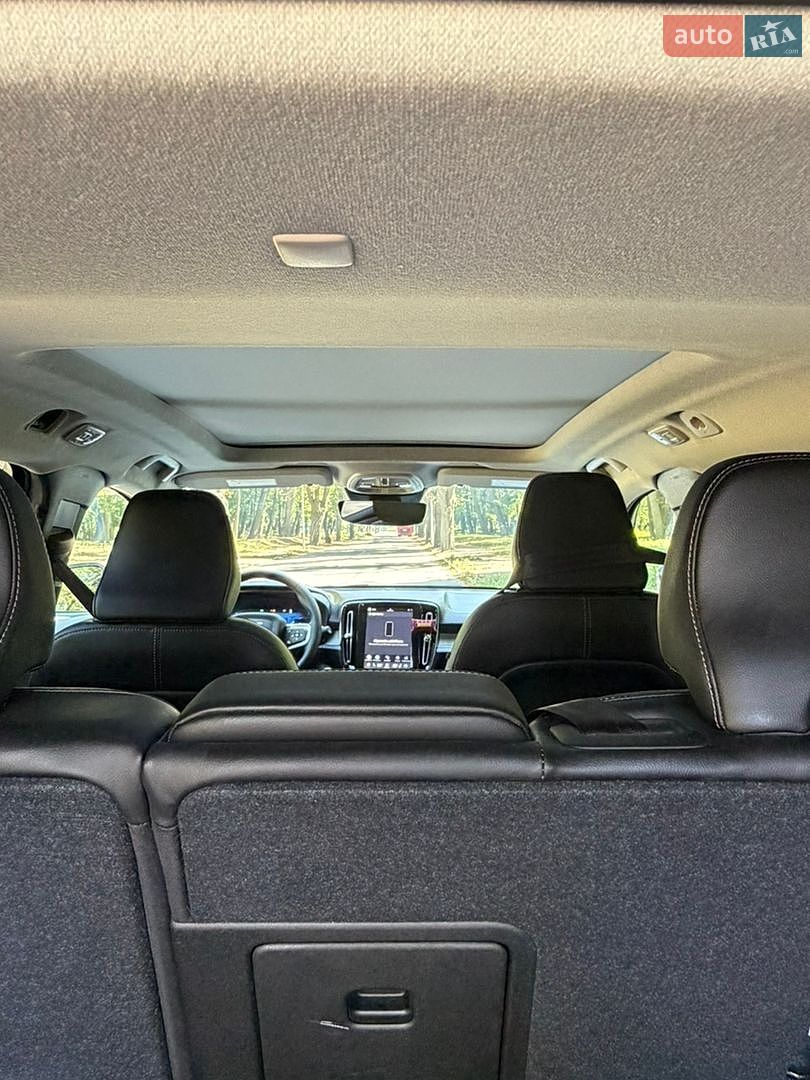 Volvo XC40 2025 VIN YV4L12UCXS2598323 фото оголошення 13 з 28