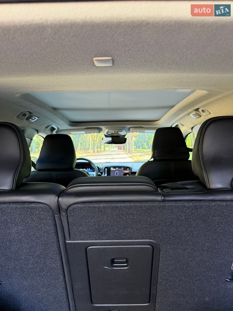 Volvo XC40 2025 VIN YV4L12UCXS2598323 фото оголошення 17 з 28