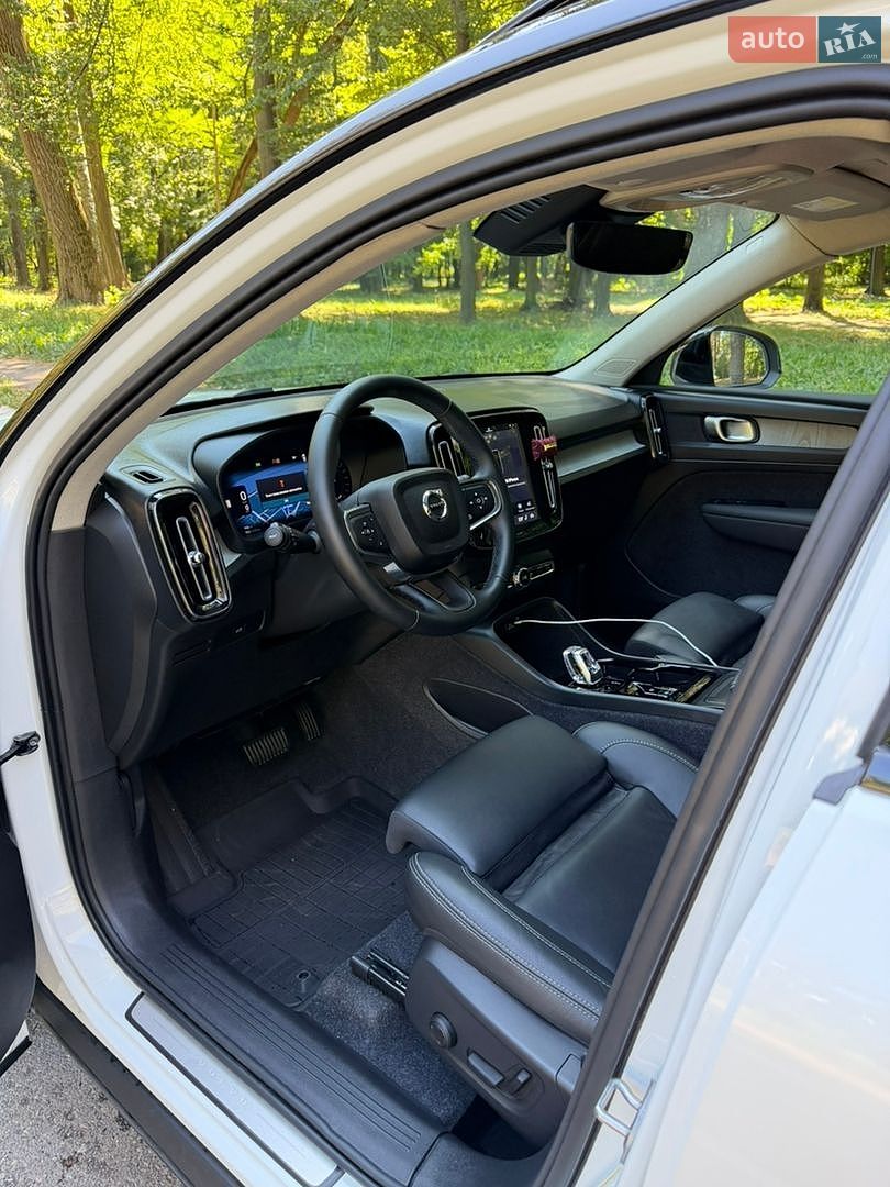 Volvo XC40 2025 VIN YV4L12UCXS2598323 фото оголошення 26 з 28