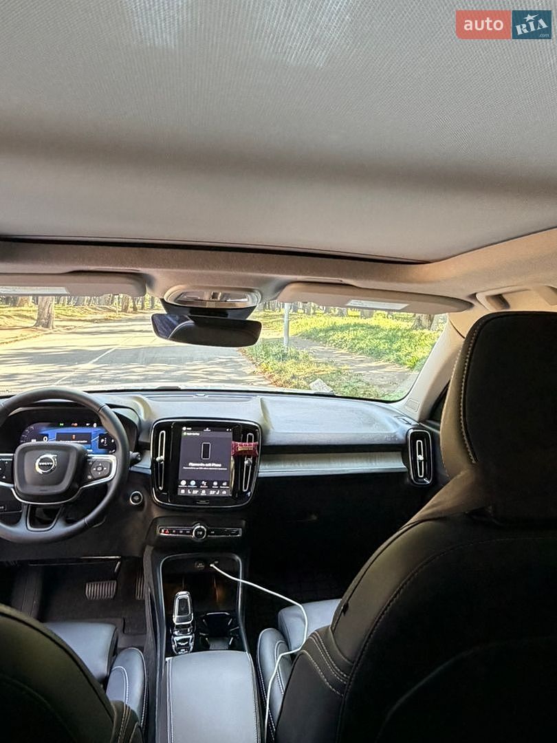 Volvo XC40 2025 VIN YV4L12UCXS2598323 фото оголошення 24 з 28