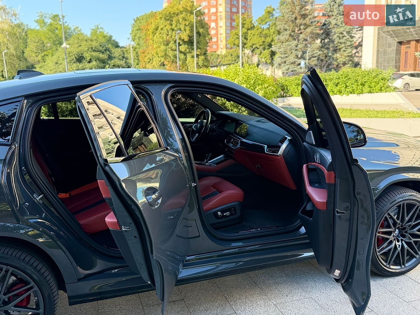 BMW X6 M 2023 VIN 5YMCY0C08P9R68328 фото оголошення 15 з 27