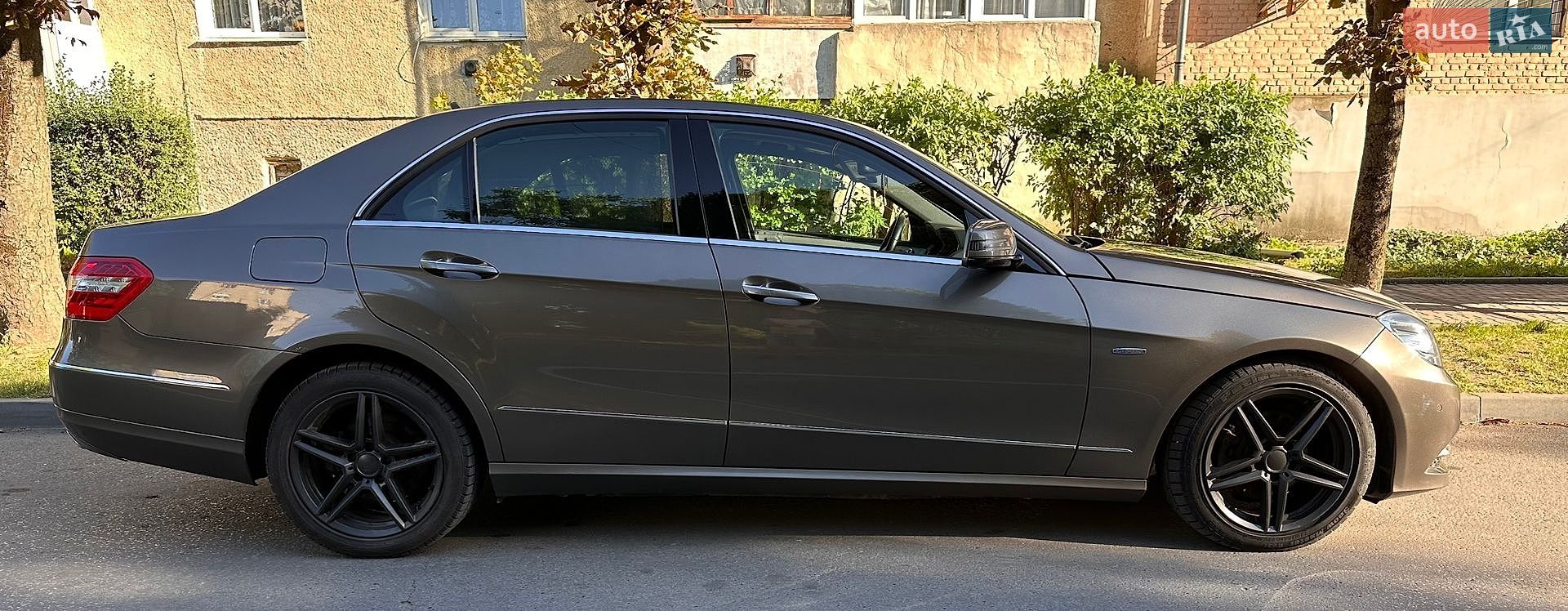 Mercedes-Benz E-Class 2011 VIN WDD2120021A524323 фото оголошення 4 з 33
