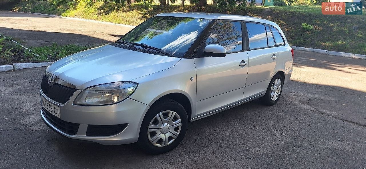 Skoda Fabia 2012 VIN TMBJC25J7DB500787 фото оголошення 4 з 10