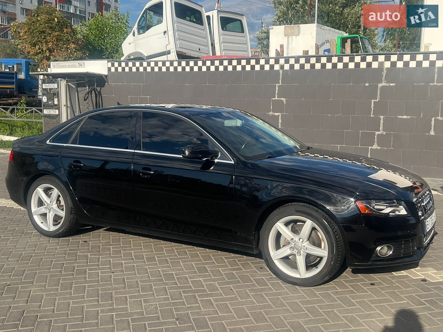 Audi A4 2010 VIN WAUFFAFL7BN029837 фото оголошення 2 з 18