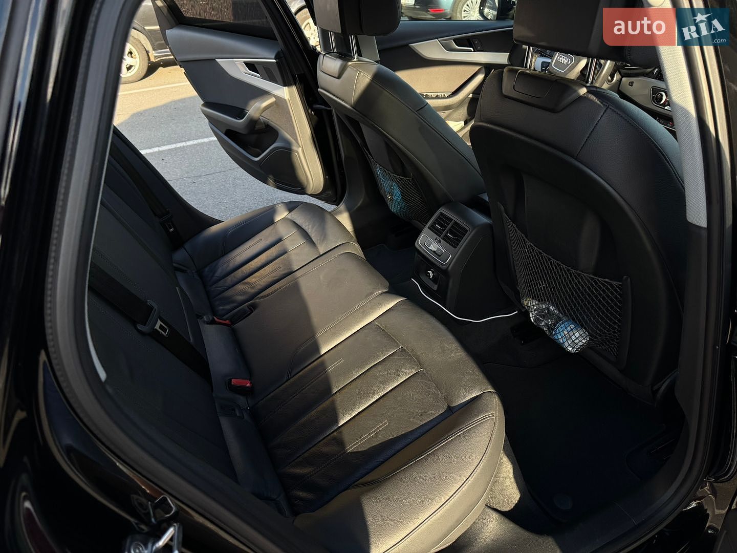 Audi A4 2019 VIN WAUZZZF41KA087350 фото оголошення 17 з 32