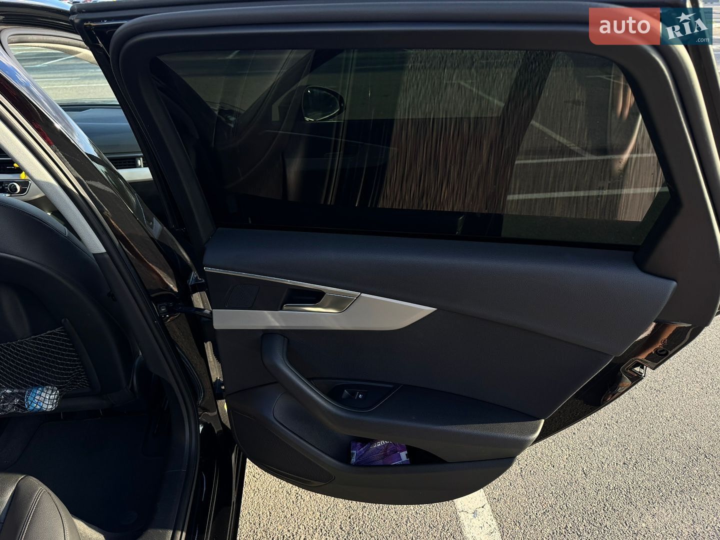 Audi A4 2019 VIN WAUZZZF41KA087350 фото оголошення 18 з 32