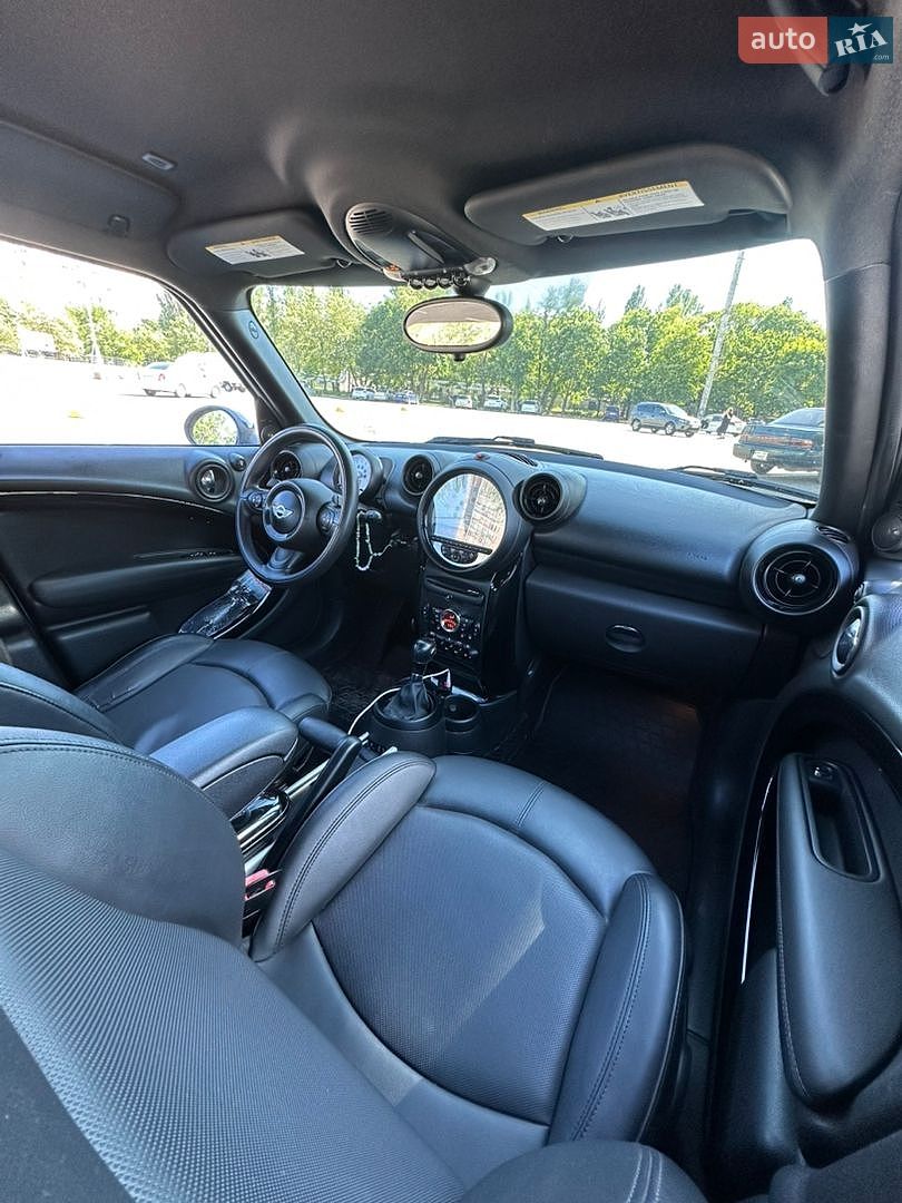 MINI Countryman 2013 VIN WMWZC3C56EWP25417 фото оголошення 14 з 30