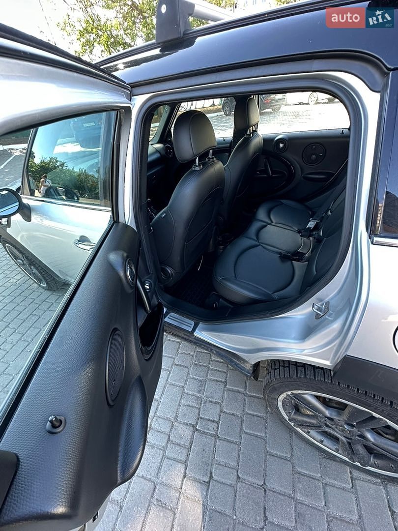 MINI Countryman 2013 VIN WMWZC3C56EWP25417 фото оголошення 17 з 30