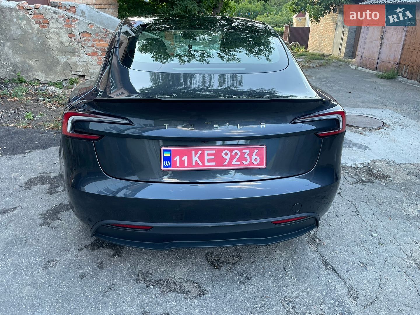 Tesla Model 3 2024 VIN 5YJ3E1EA7RF735160 фото оголошення 2 з 8