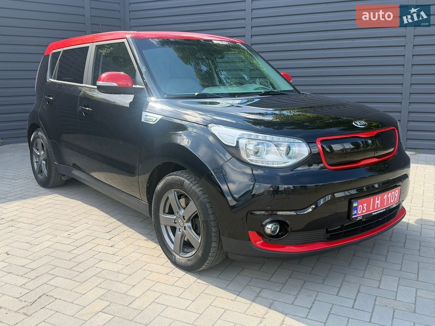 Kia Soul 2016 VIN KNAJX81EFG7018039 фото оголошення 3 з 18