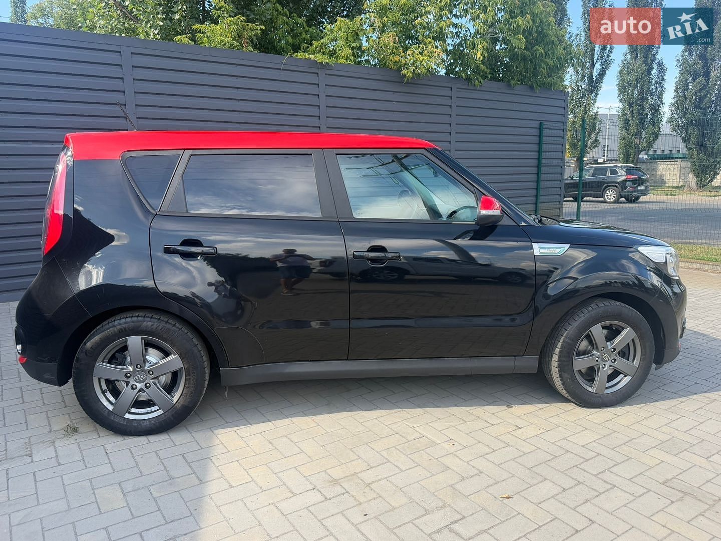 Kia Soul 2016 VIN KNAJX81EFG7018039 фото оголошення 7 з 18