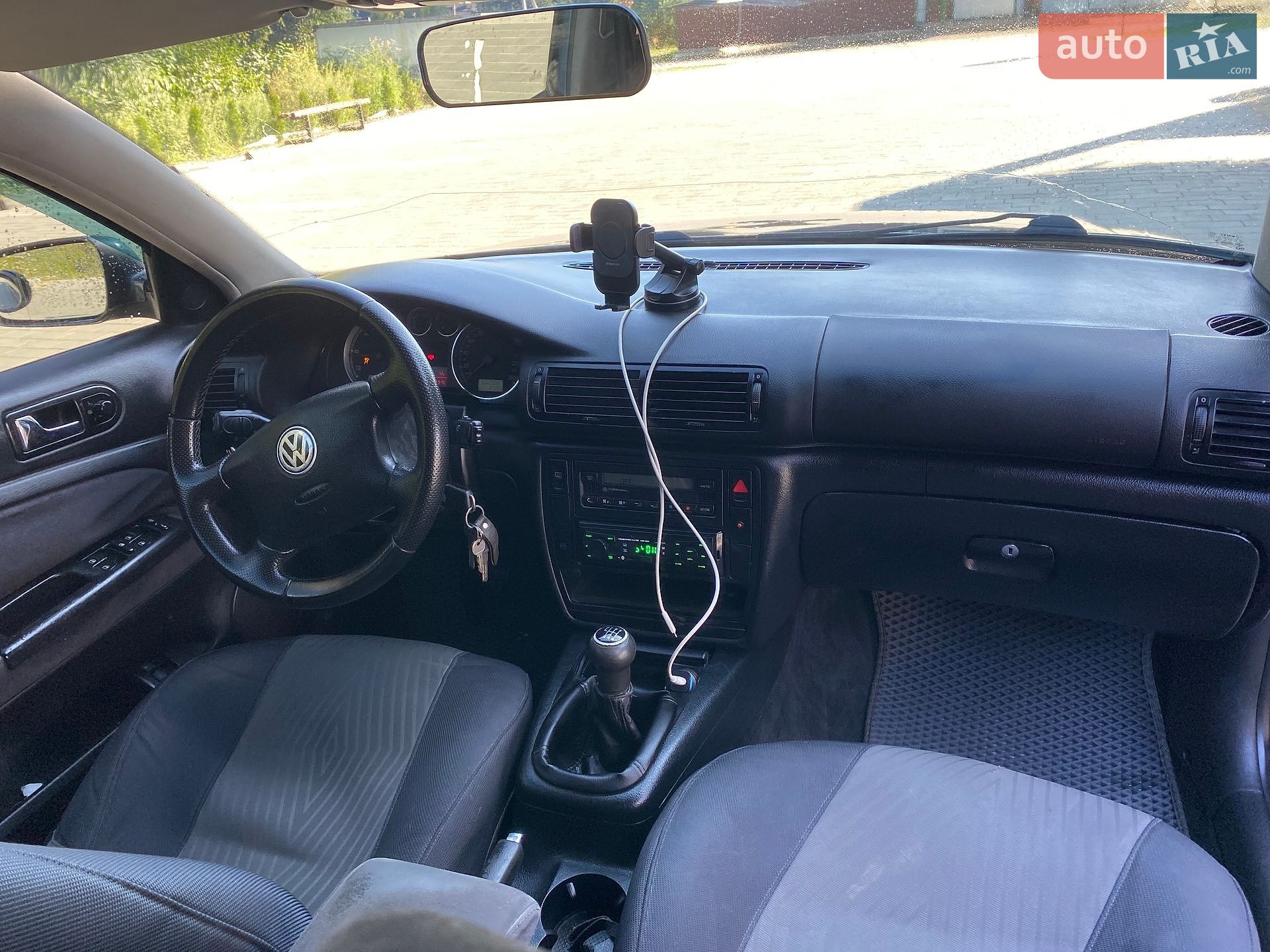 Volkswagen Passat 2001 VIN WVWZZZ3BZ2E099044 фото оголошення 15 з 39
