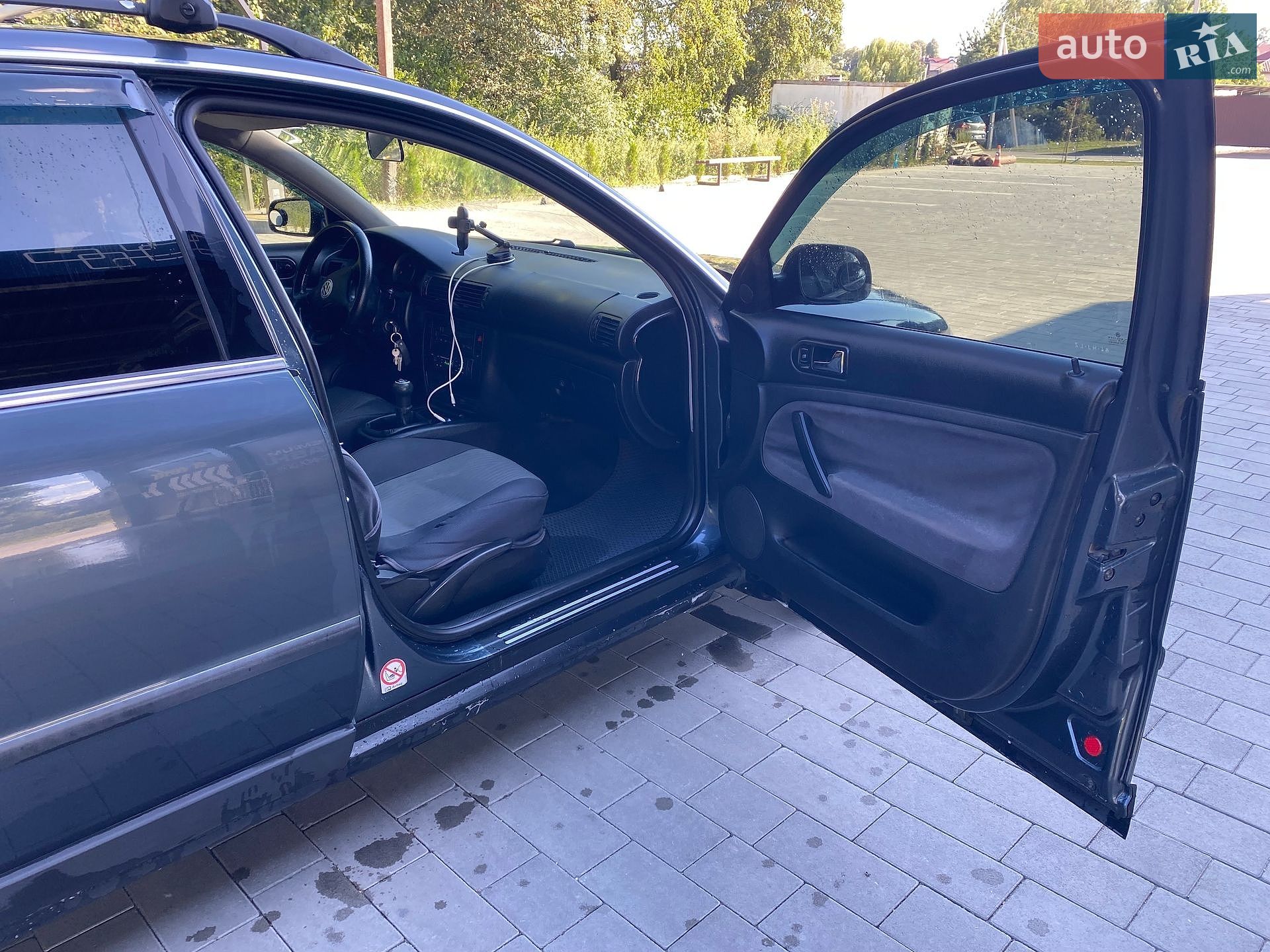 Volkswagen Passat 2001 VIN WVWZZZ3BZ2E099044 фото оголошення 12 з 39