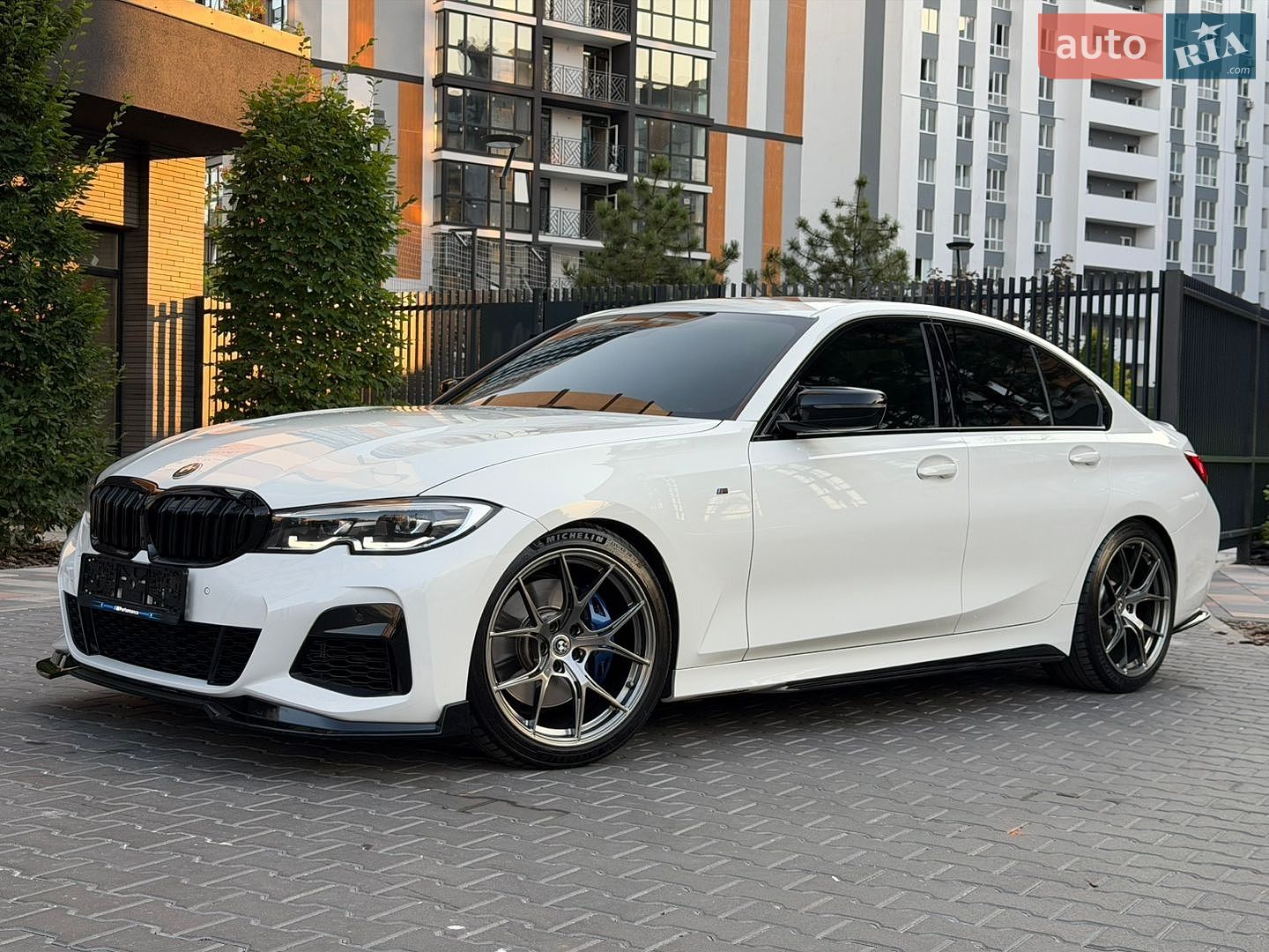 BMW 3 Series 2020 VIN 3MW5R1J02L8B32197 фото оголошення 2 з 96