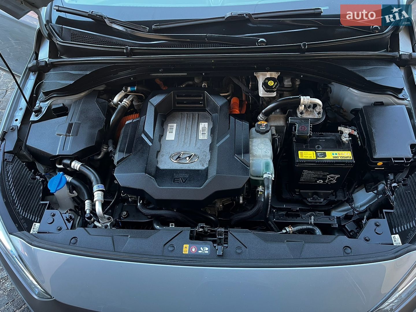 Hyundai Ioniq 2017 VIN KMHC851HFHU013928 фото оголошення 2 з 14