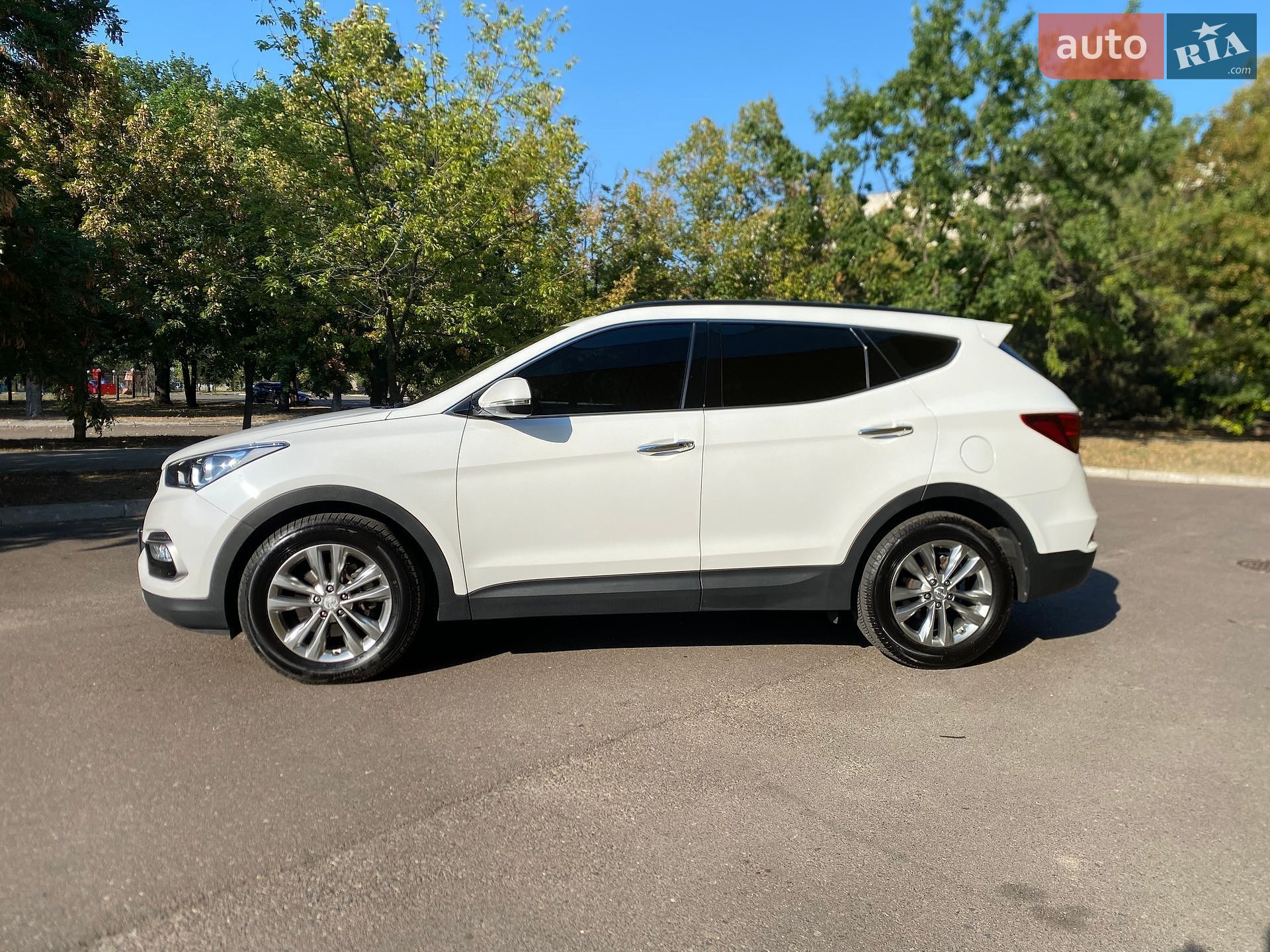 Hyundai Santa FE 2017 VIN KMHSW81UBJU802288 фото оголошення 5 з 35
