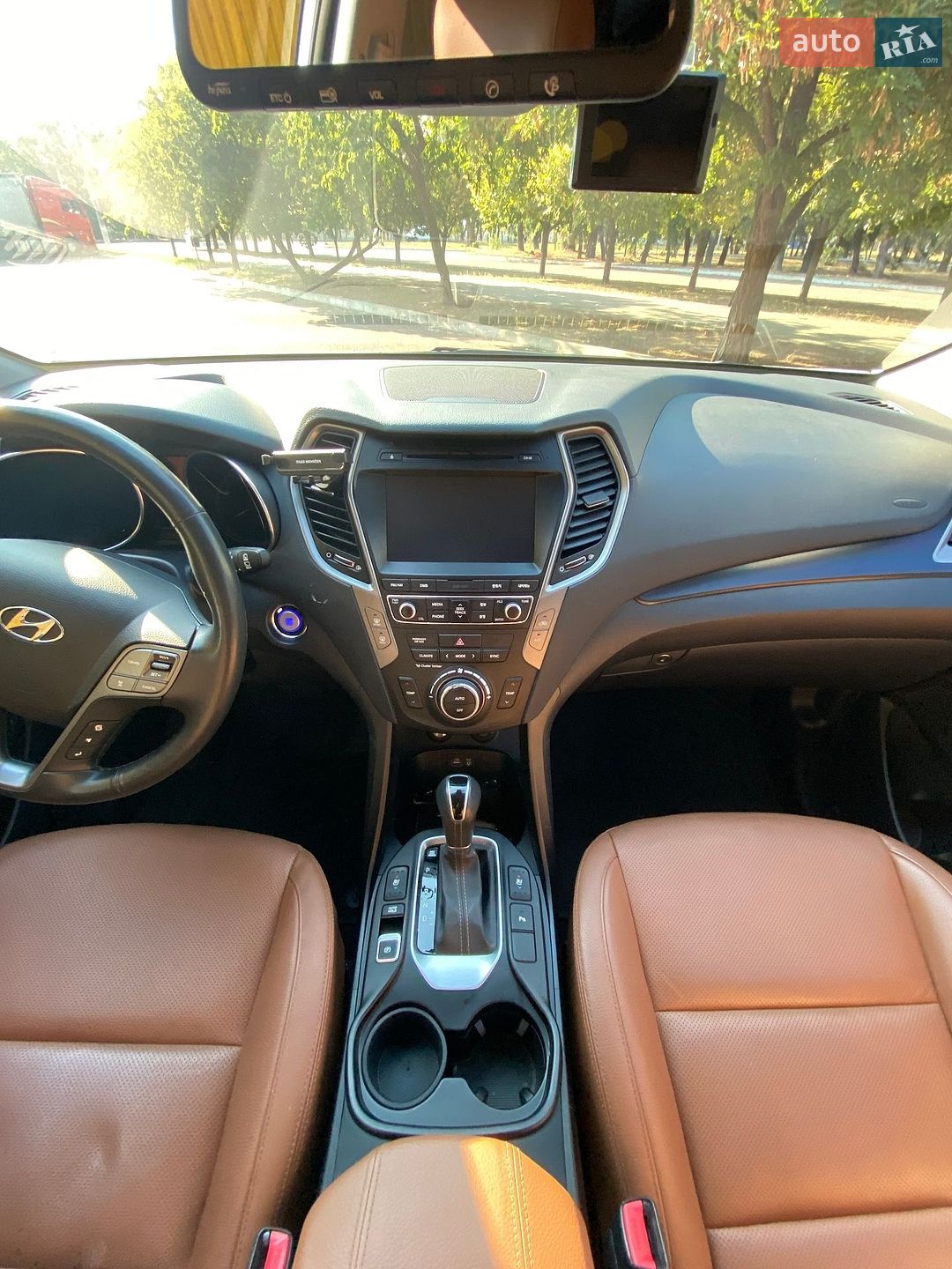 Hyundai Santa FE 2017 VIN KMHSW81UBJU802288 фото оголошення 14 з 35