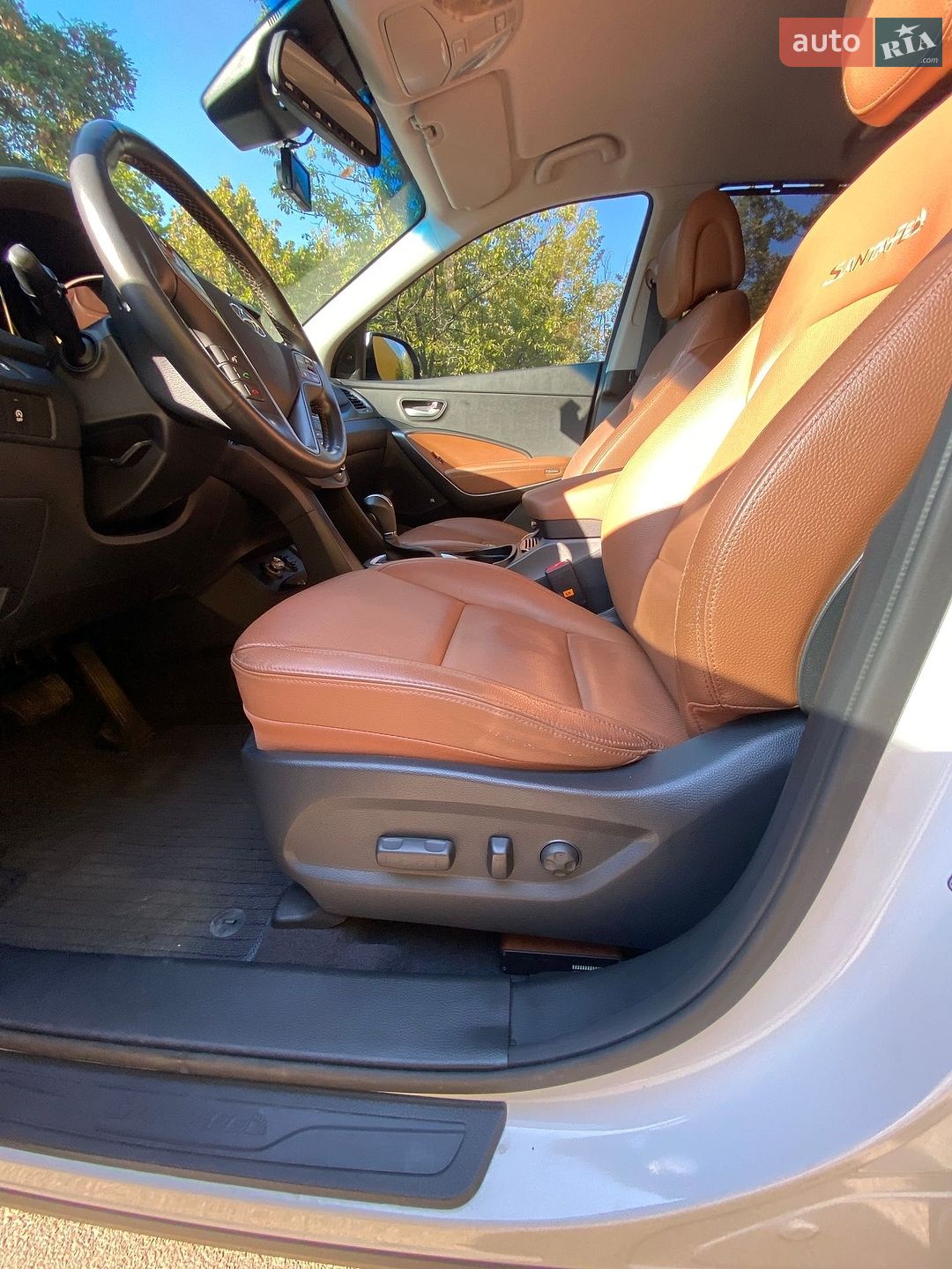 Hyundai Santa FE 2017 VIN KMHSW81UBJU802288 фото оголошення 16 з 35