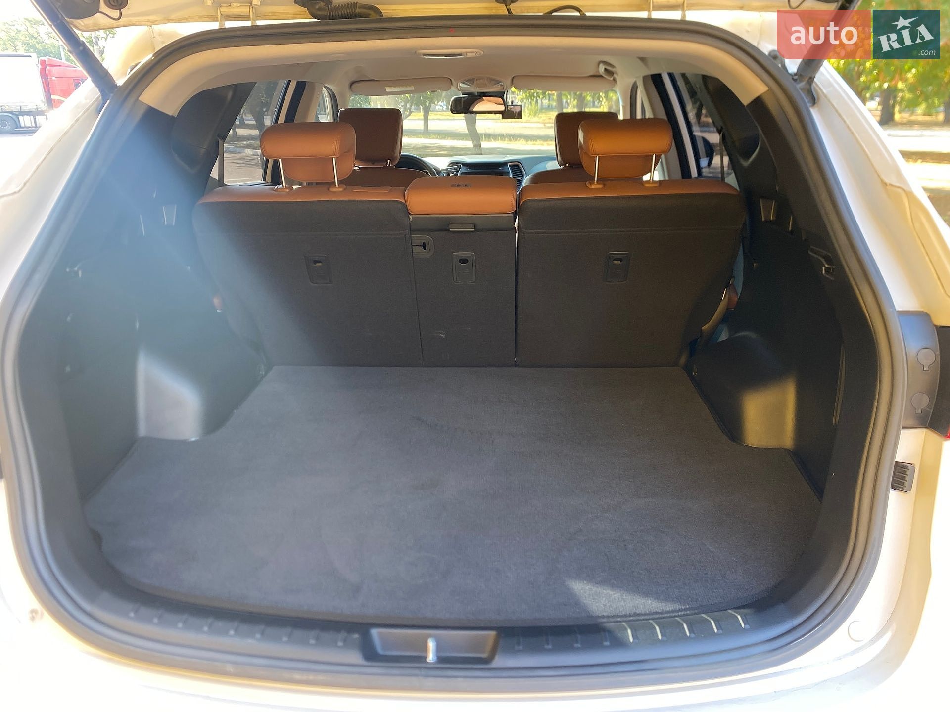 Hyundai Santa FE 2017 VIN KMHSW81UBJU802288 фото оголошення 28 з 35