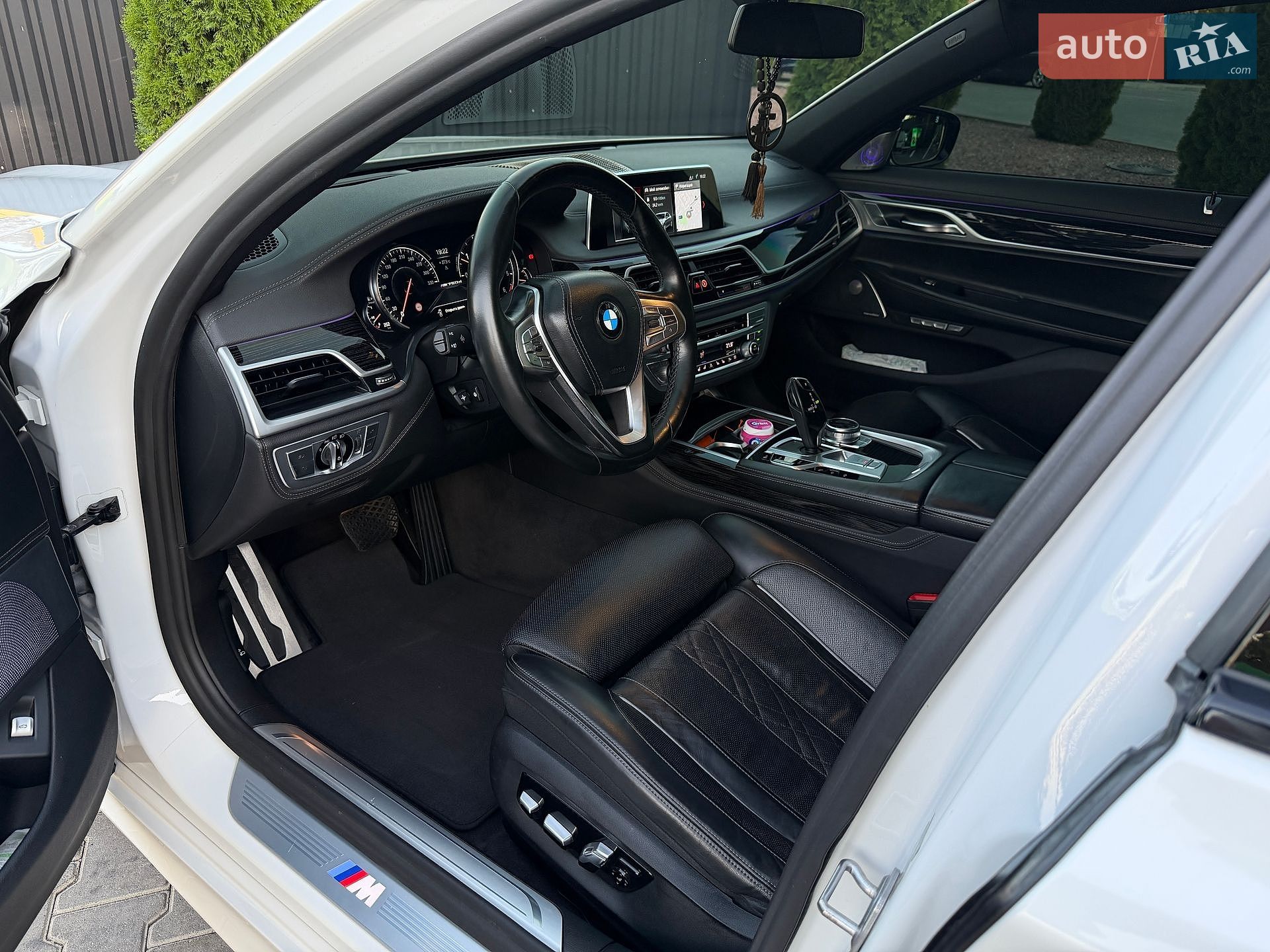 BMW 7 Series 2017 VIN WBA7G6104HG769063 фото оголошення 6 з 64