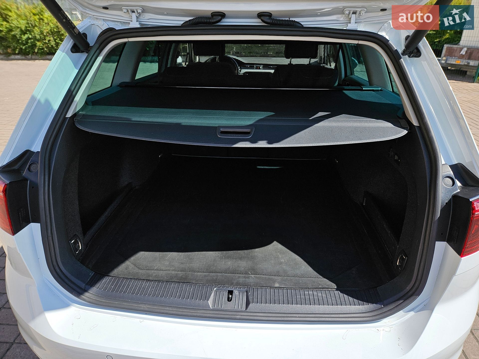 Volkswagen Passat 2023 VIN WVWZZZ3CZPE075978 фото оголошення 38 з 118