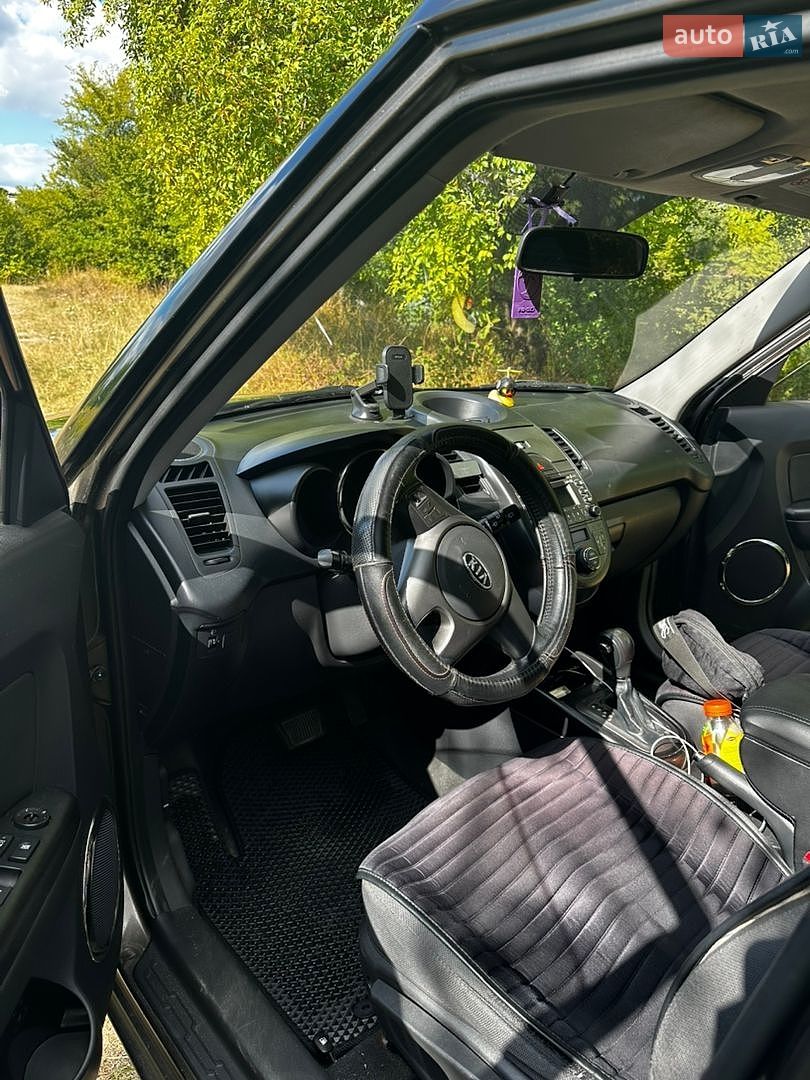 Kia Soul 2011 VIN KNAJT811BB7326694 фото оголошення 9 з 18