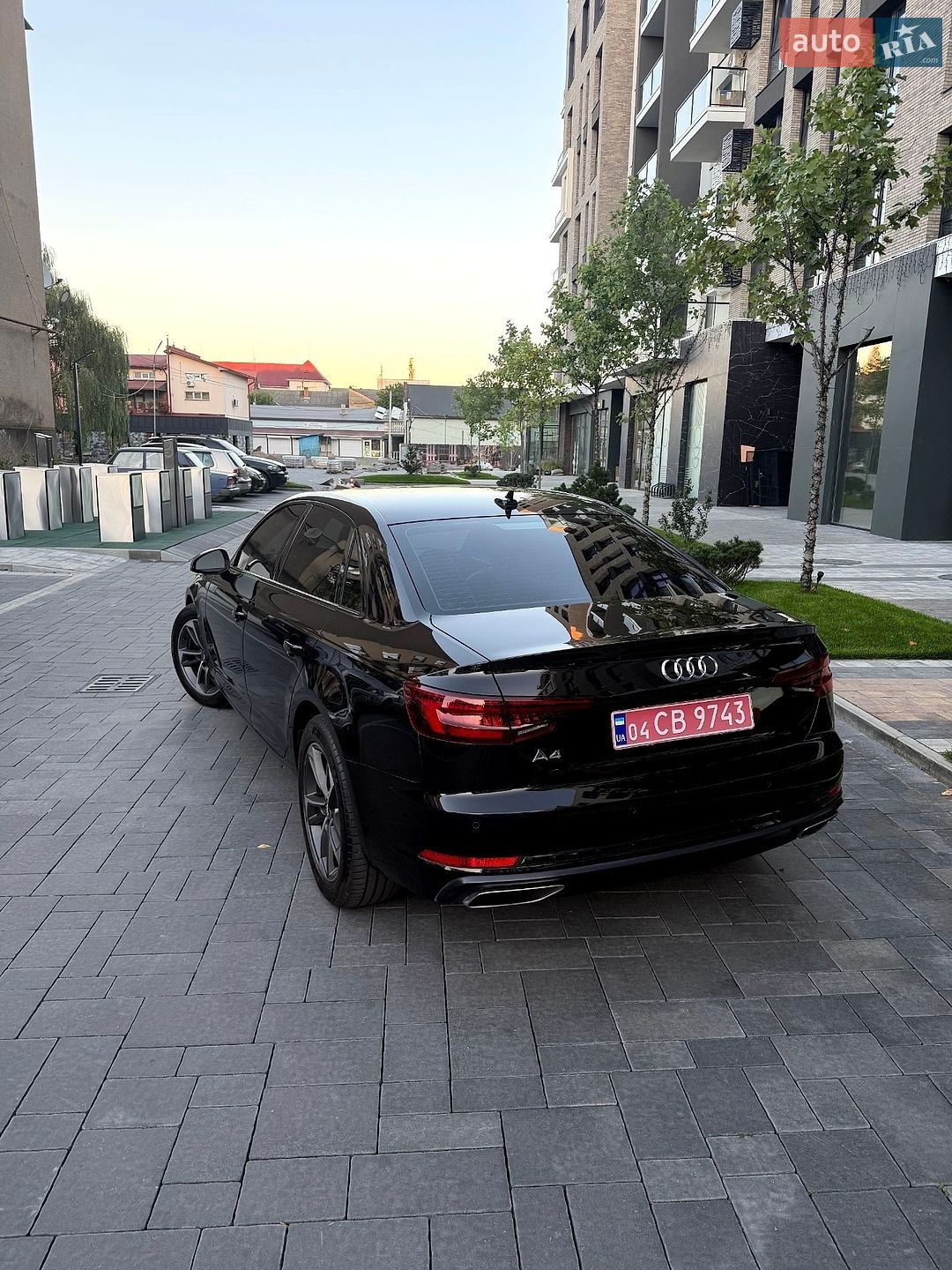 Audi A4 2019 VIN WAUGMAF47KN017044 фото оголошення 11 з 15