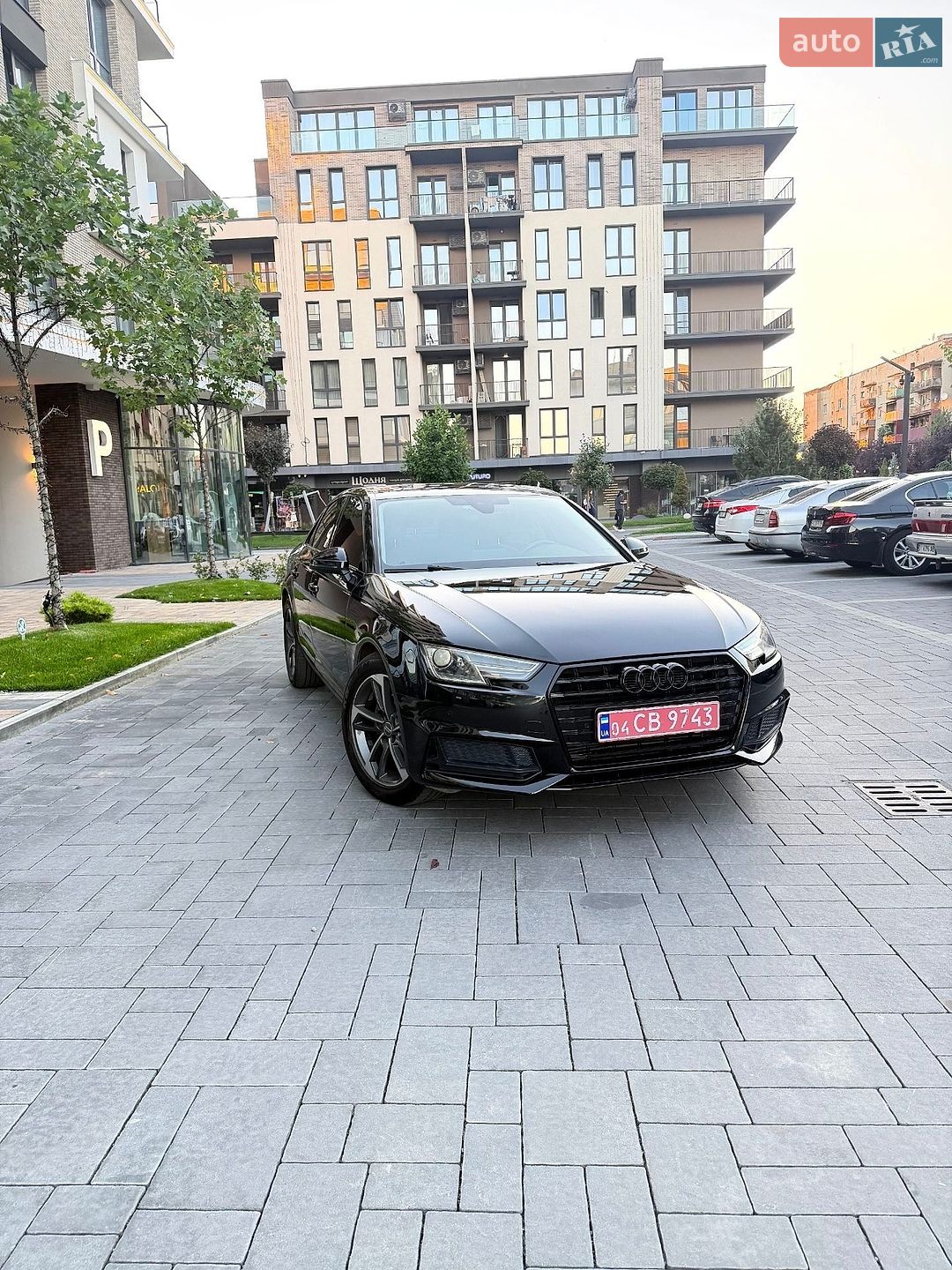 Audi A4 2019 VIN WAUGMAF47KN017044 фото оголошення 8 з 15