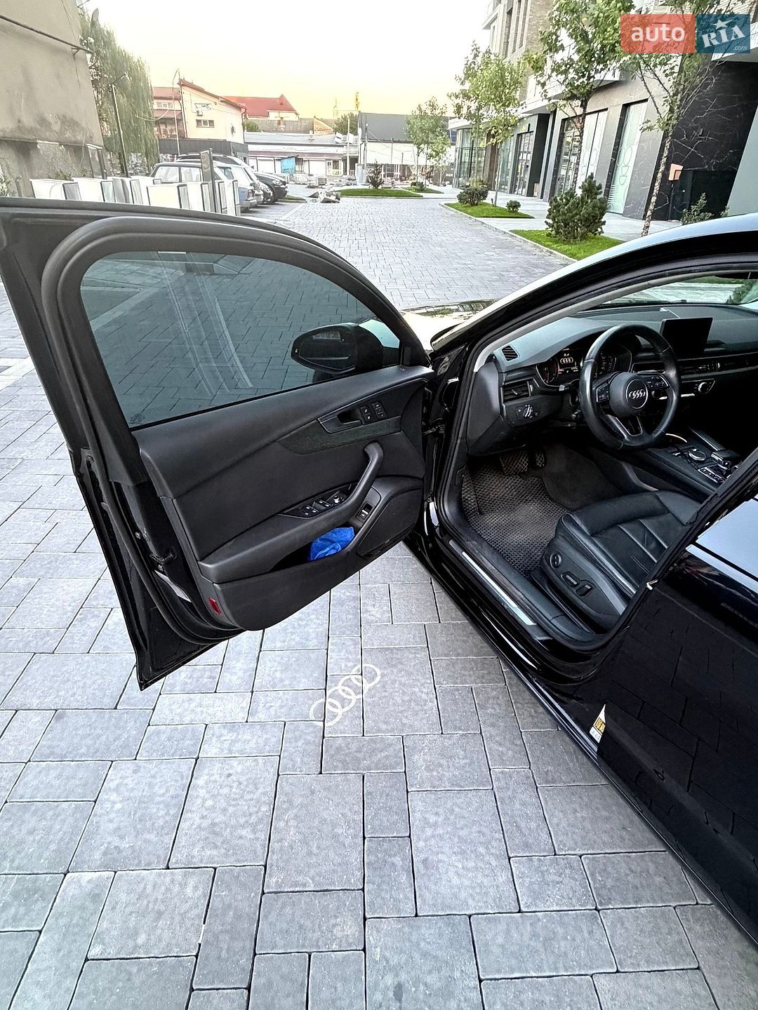 Audi A4 2019 VIN WAUGMAF47KN017044 фото оголошення 13 з 15