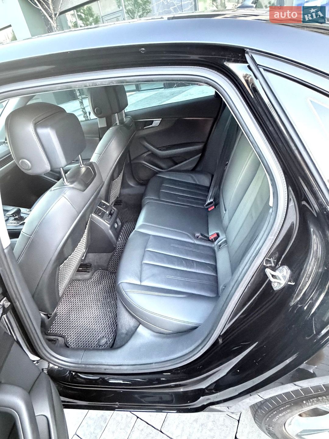Audi A4 2019 VIN WAUGMAF47KN017044 фото оголошення 15 з 15