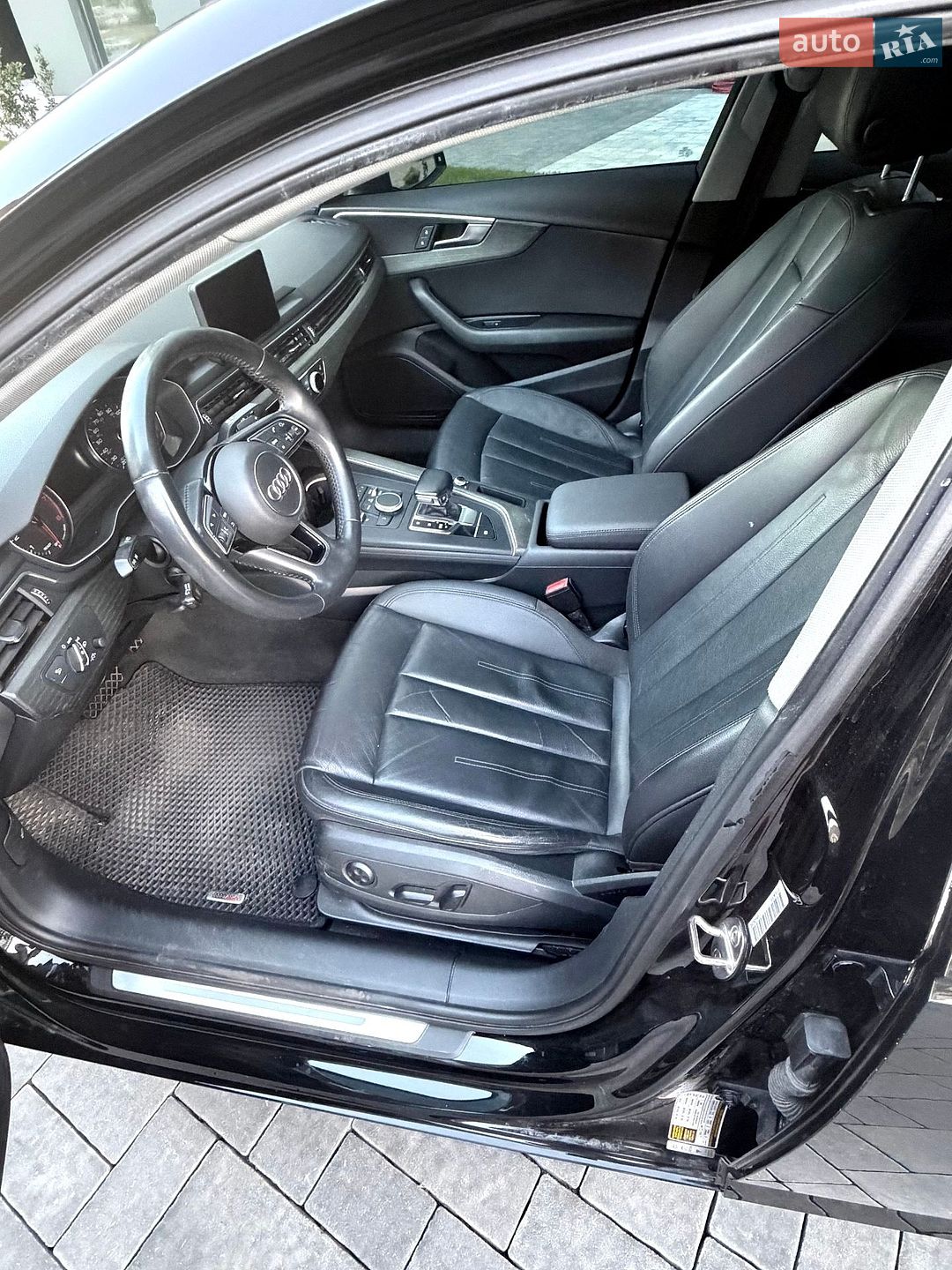 Audi A4 2019 VIN WAUGMAF47KN017044 фото оголошення 13 з 18