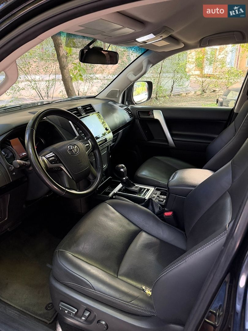 Toyota Land Cruiser Prado 2022 VIN JTEBR3FJ70K247466 фото оголошення 4 з 6