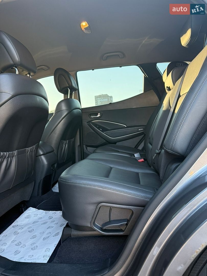 Hyundai Santa FE 2016 VIN KMHSW81UBGU655143 фото оголошення 17 з 31