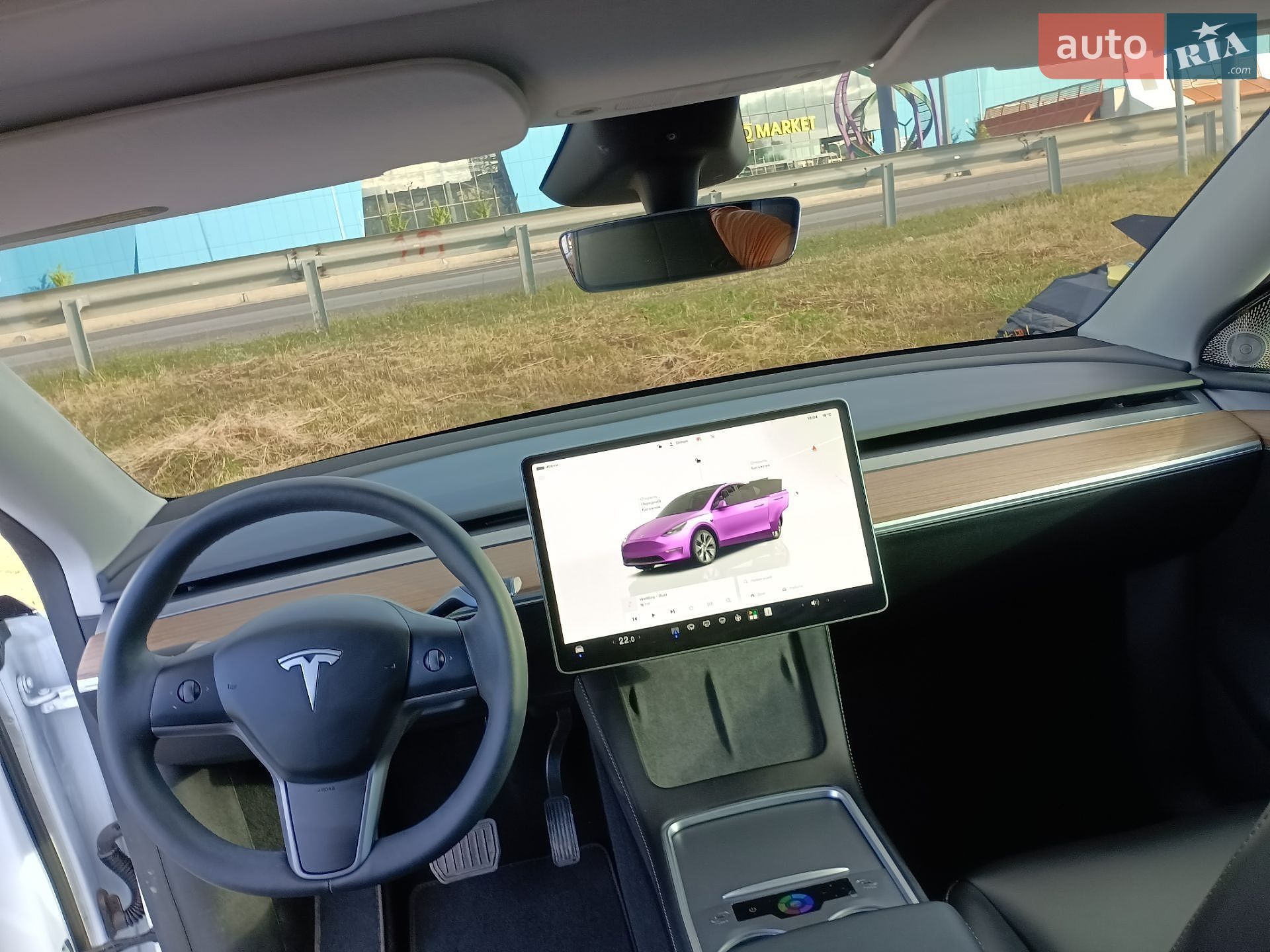 Tesla Model Y 2024 VIN 7SAYGDEE5RF090807 фото оголошення 12 з 32