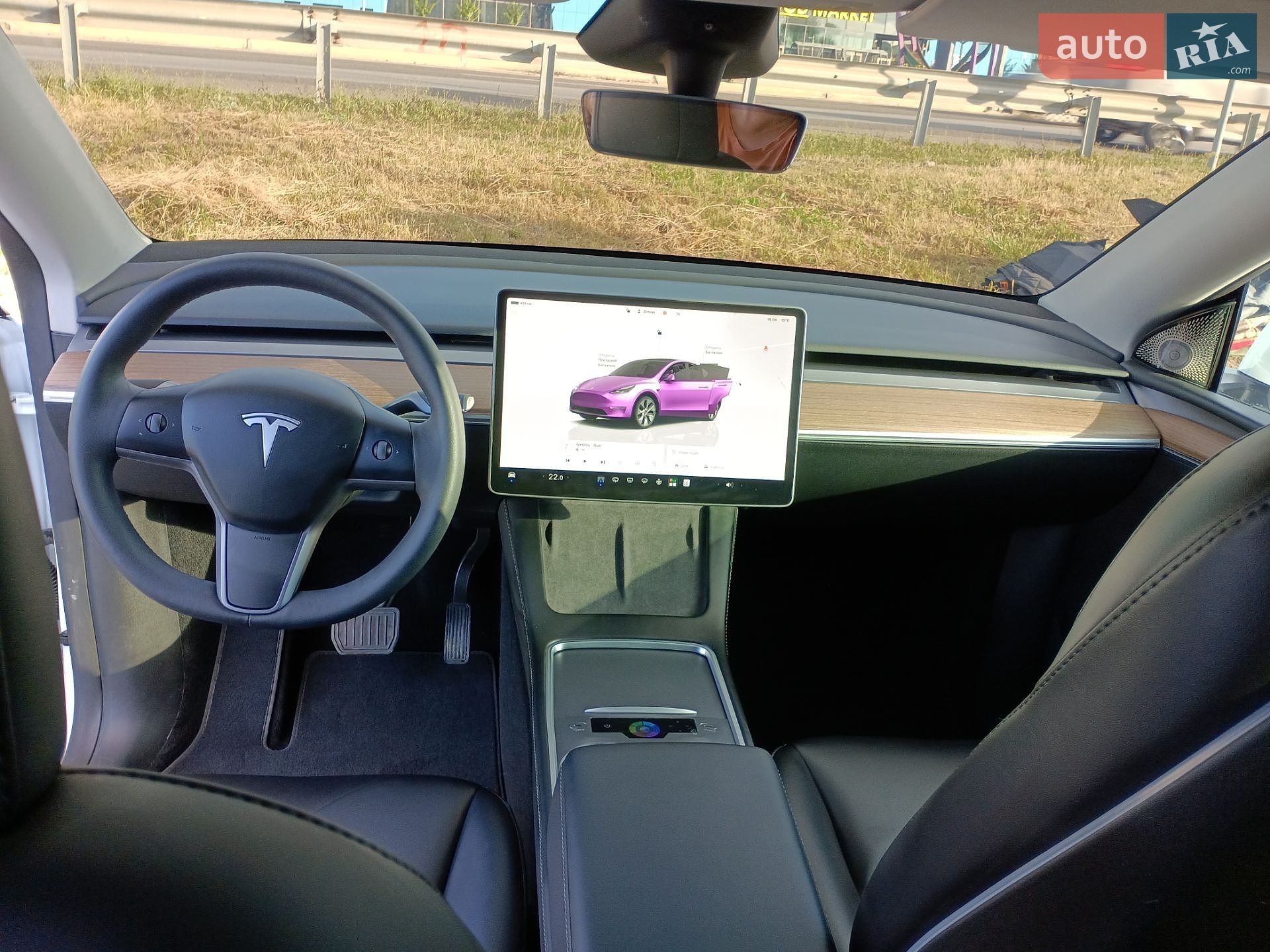 Tesla Model Y 2024 VIN 7SAYGDEE5RF090807 фото оголошення 13 з 32