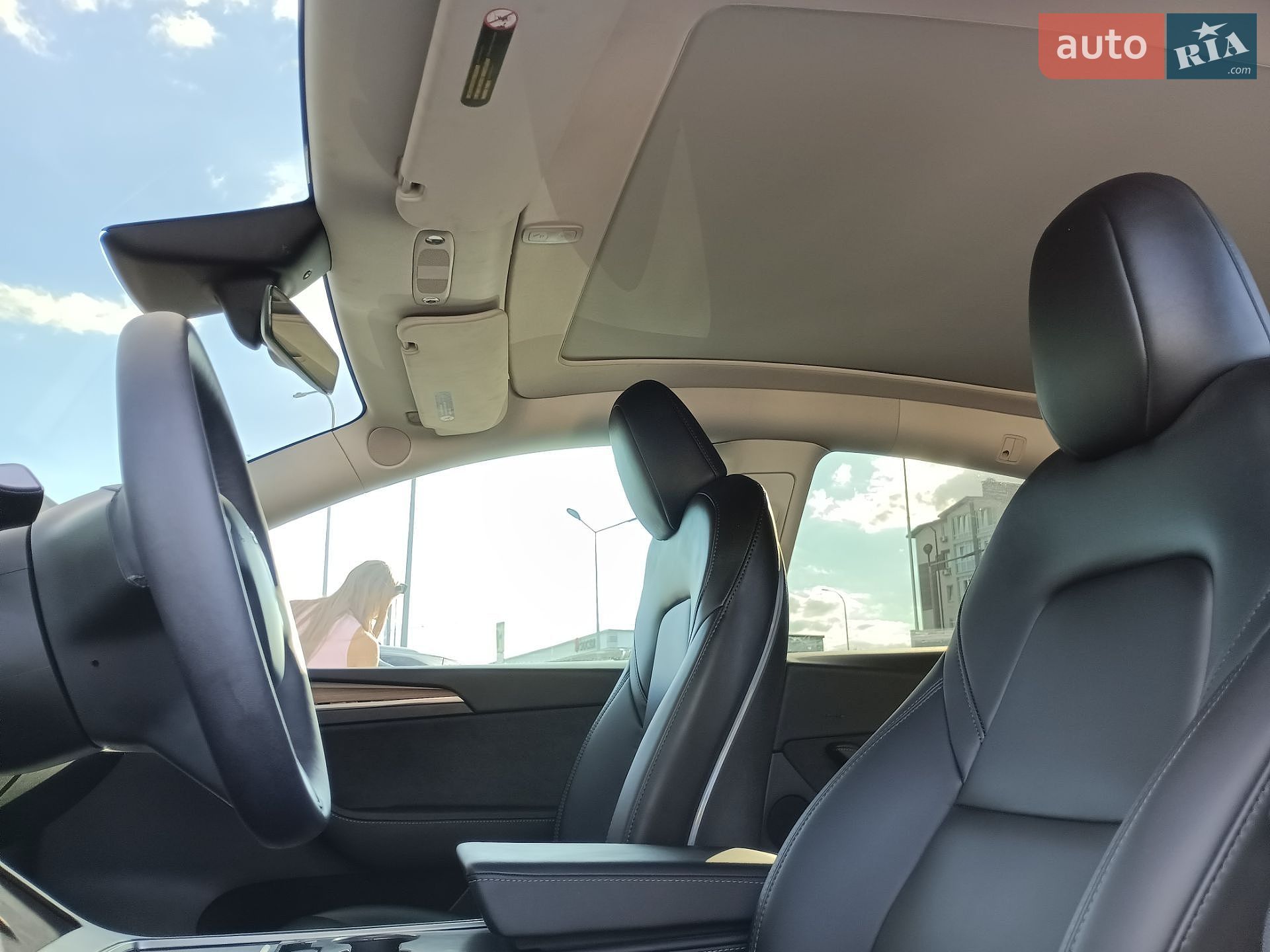 Tesla Model Y 2024 VIN 7SAYGDEE5RF090807 фото оголошення 20 з 32
