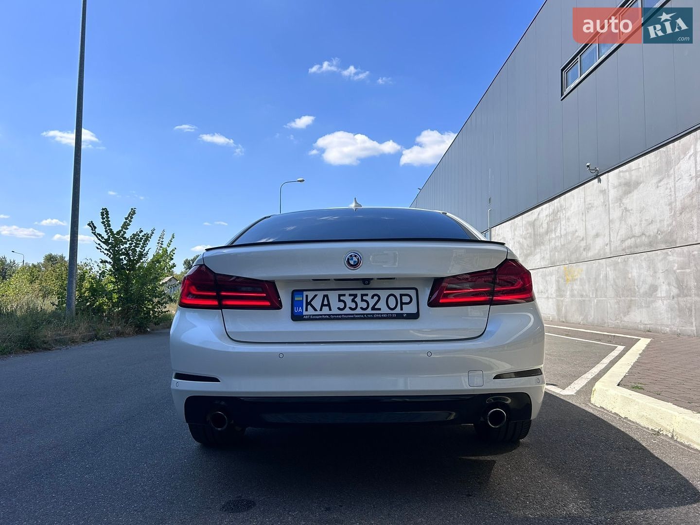 BMW 5 Series 2017 VIN WBAJA5C3XHG893895 фото оголошення 6 з 29