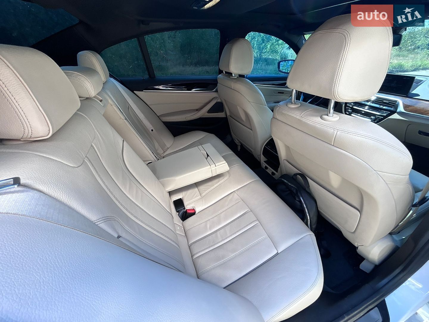 BMW 5 Series 2017 VIN WBAJA5C3XHG893895 фото оголошення 12 з 29