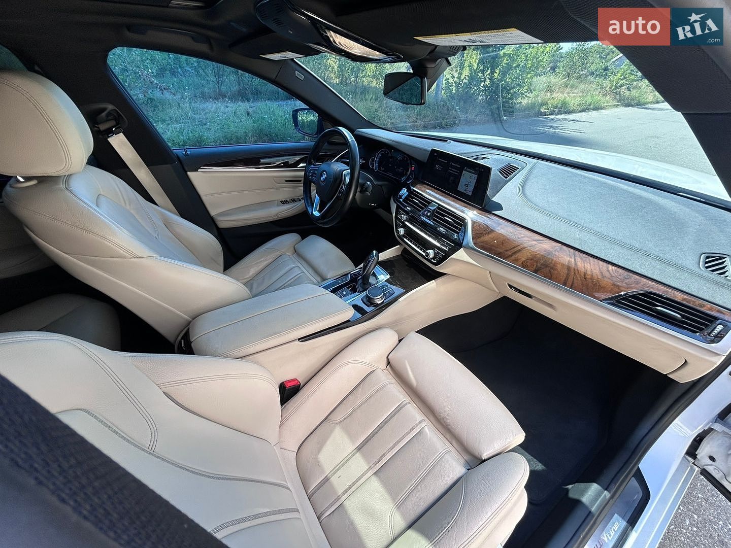 BMW 5 Series 2017 VIN WBAJA5C3XHG893895 фото оголошення 9 з 29