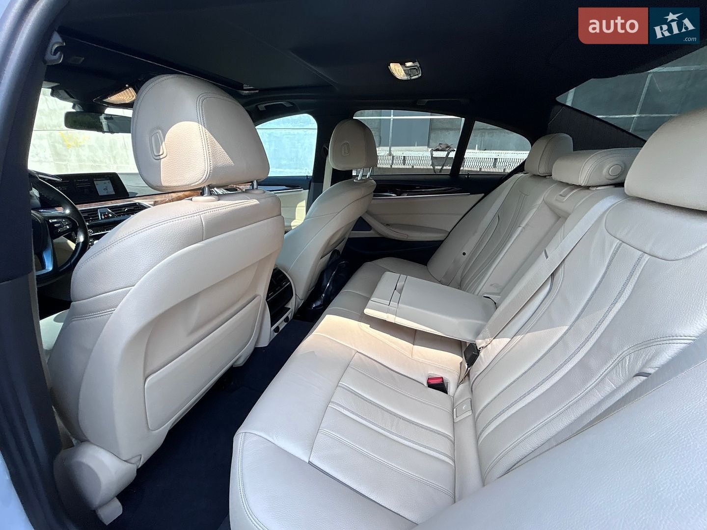 BMW 5 Series 2017 VIN WBAJA5C3XHG893895 фото оголошення 11 з 29