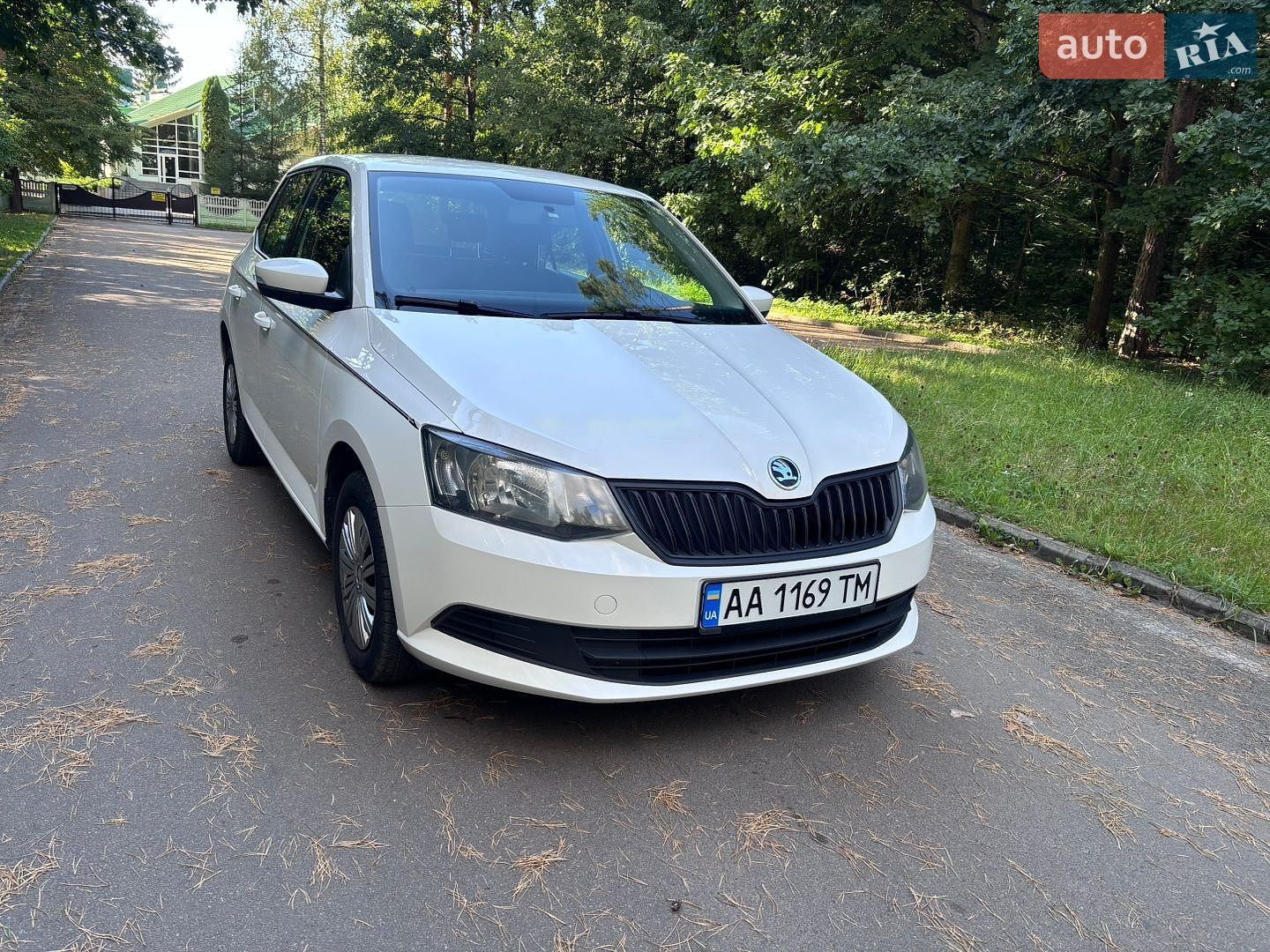 Skoda Fabia 2018 VIN TMBEB2NJXJB500573 фото оголошення 2 з 32