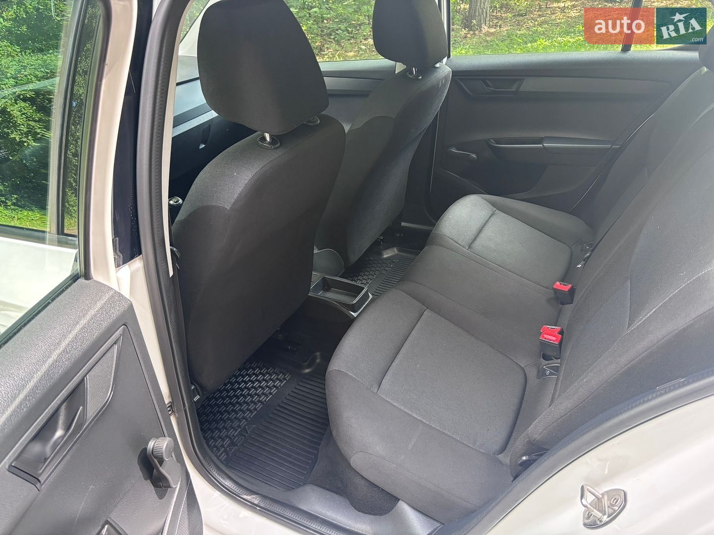 Skoda Fabia 2018 VIN TMBEB2NJXJB500573 фото оголошення 25 з 32