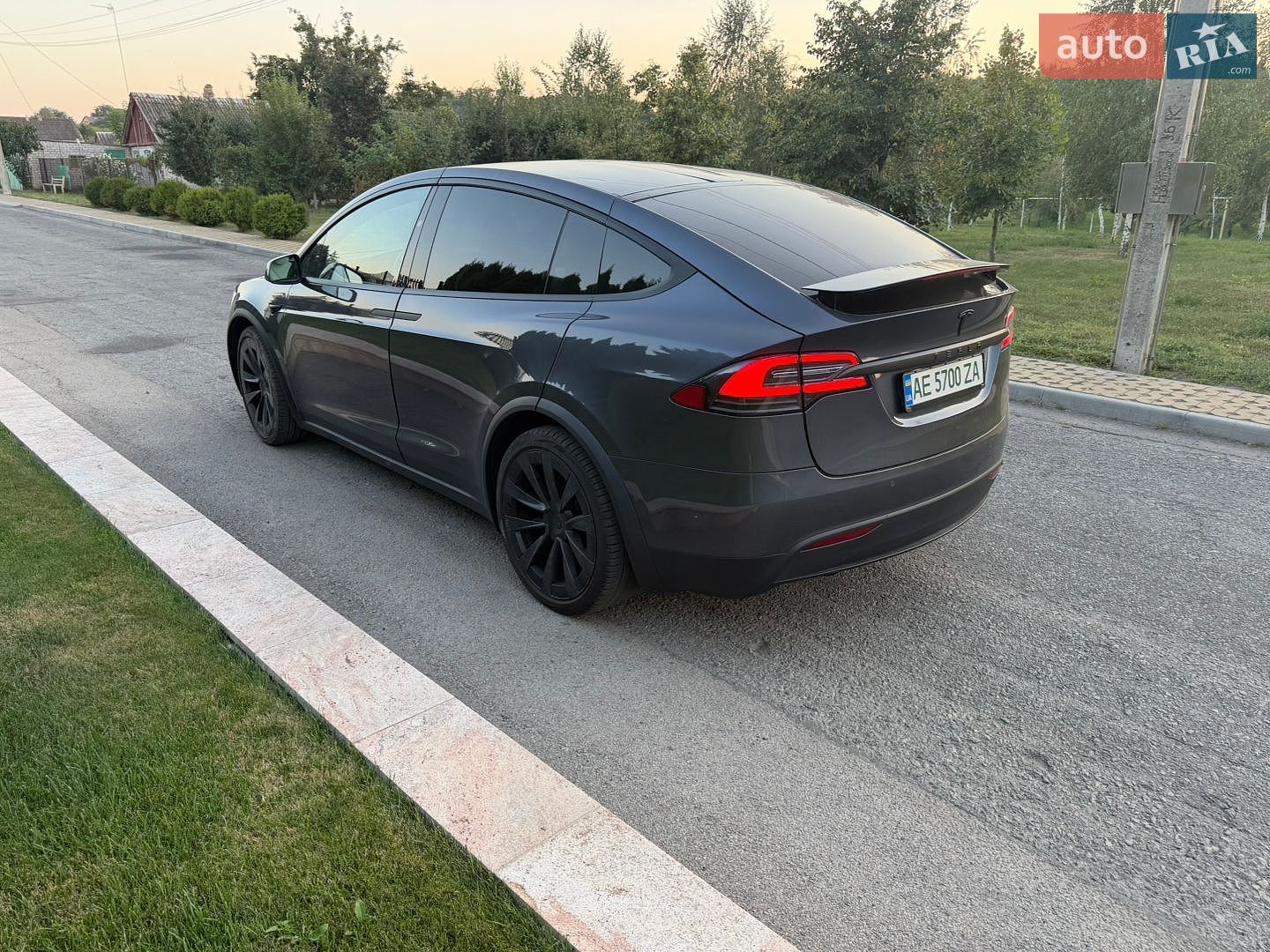 Tesla Model X 2018 VIN 5YJXCDE27JF137267 фото оголошення 6 з 23