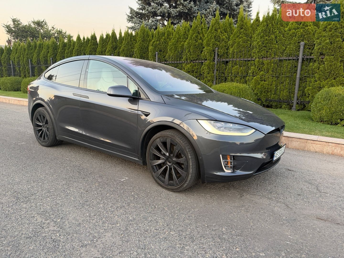 Tesla Model X 2018 VIN 5YJXCDE27JF137267 фото оголошення 5 з 23