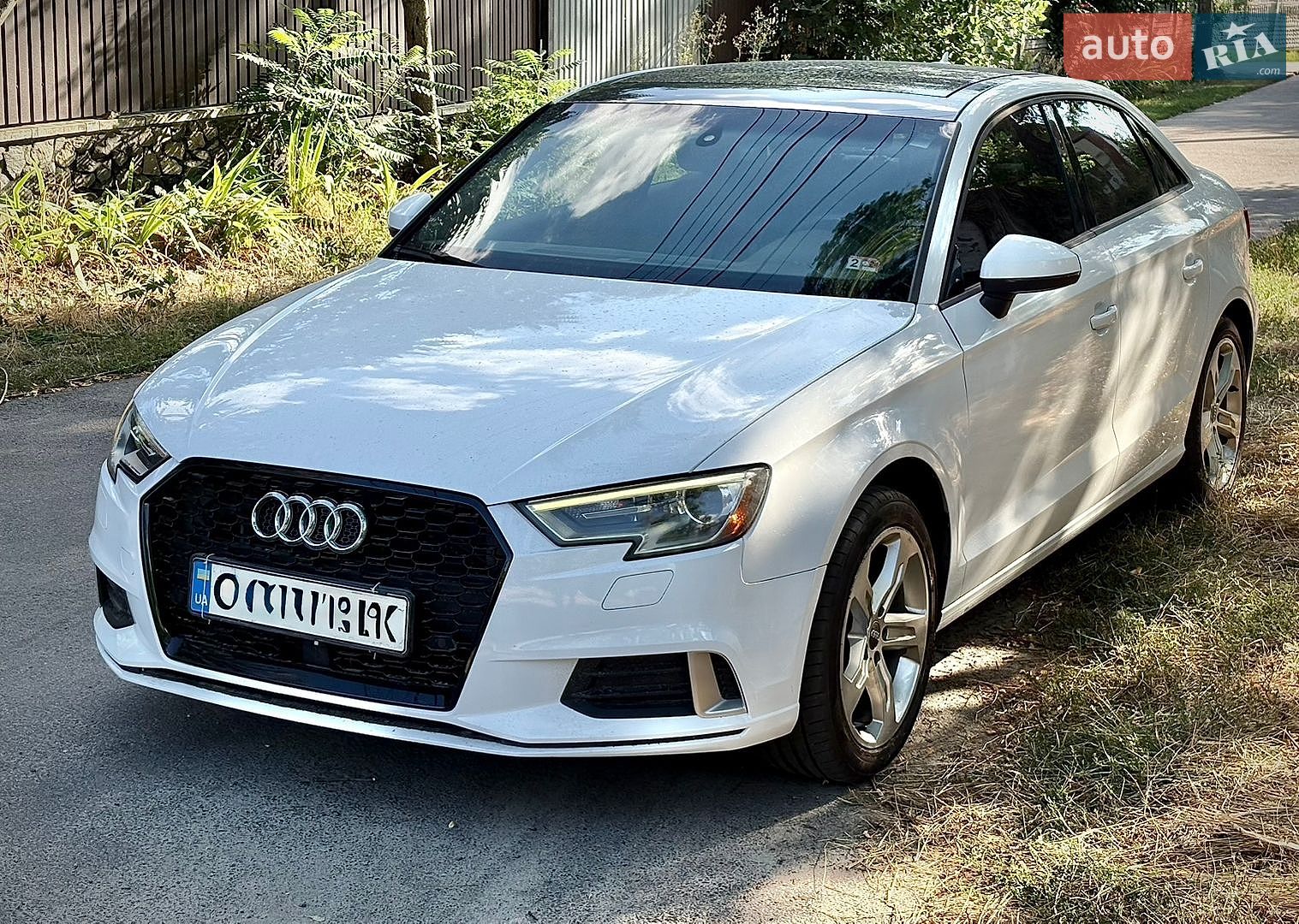 Audi A3 2017 VIN WAUB8GFFXH1020569 фото оголошення 2 з 8