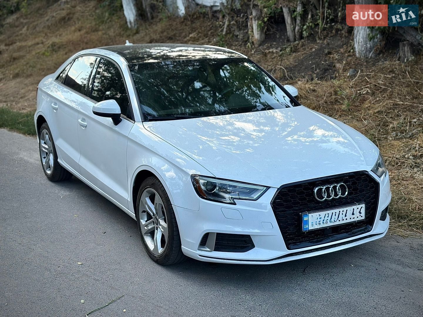 Audi A3 2017 VIN WAUB8GFFXH1020569 фото оголошення 5 з 8