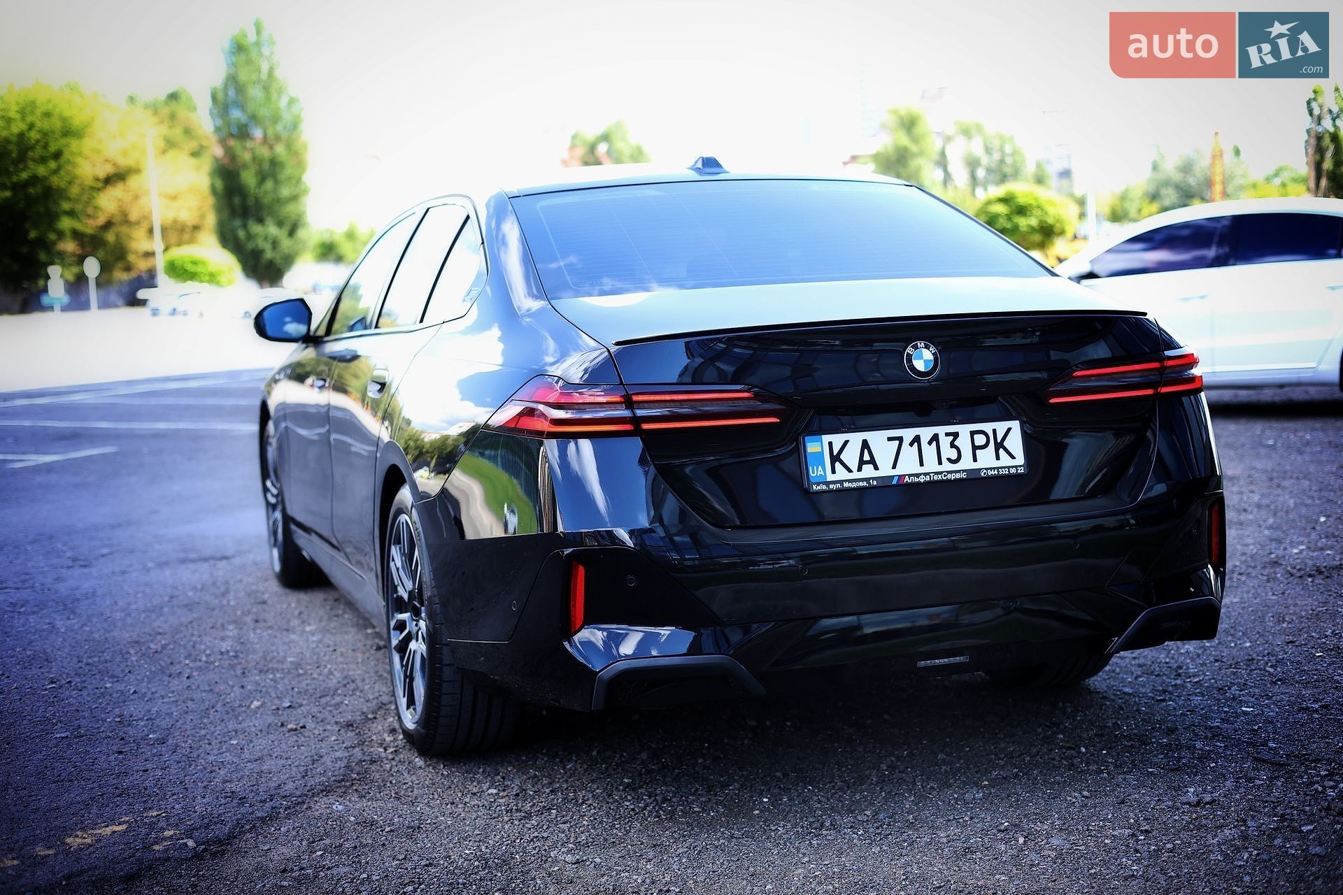 BMW 5 Series 2023 VIN WBA11FJ080CR13197 фото оголошення 7 з 80