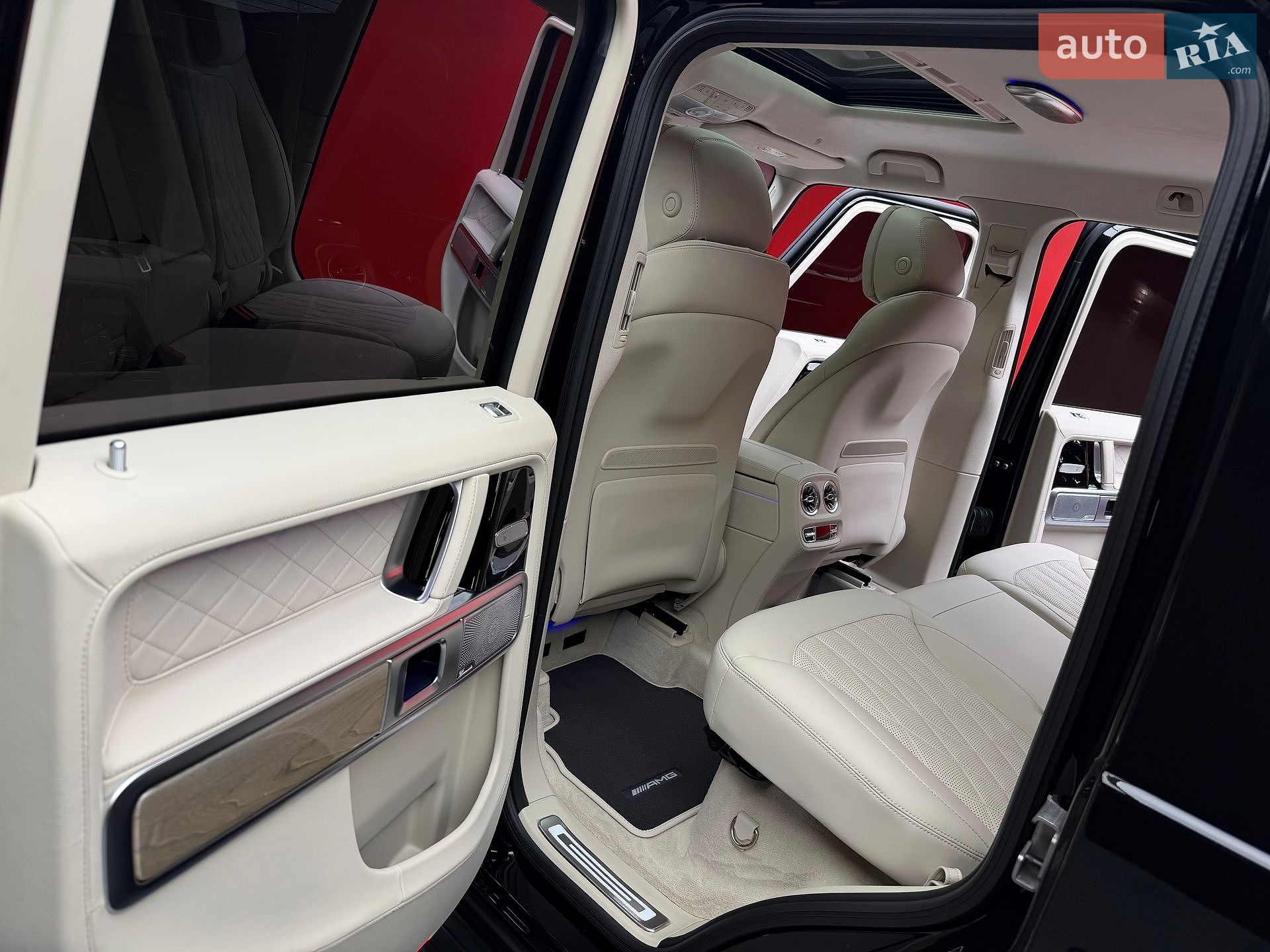 Mercedes-Benz G-Class 2025 VIN W1NWM0AB7SX059967 фото оголошення 36 з 56